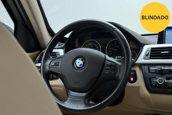 BMW 320i 2.0 16V TURBO ACTIVE FLEX 4P AUTOMÁTICO 2013/2014