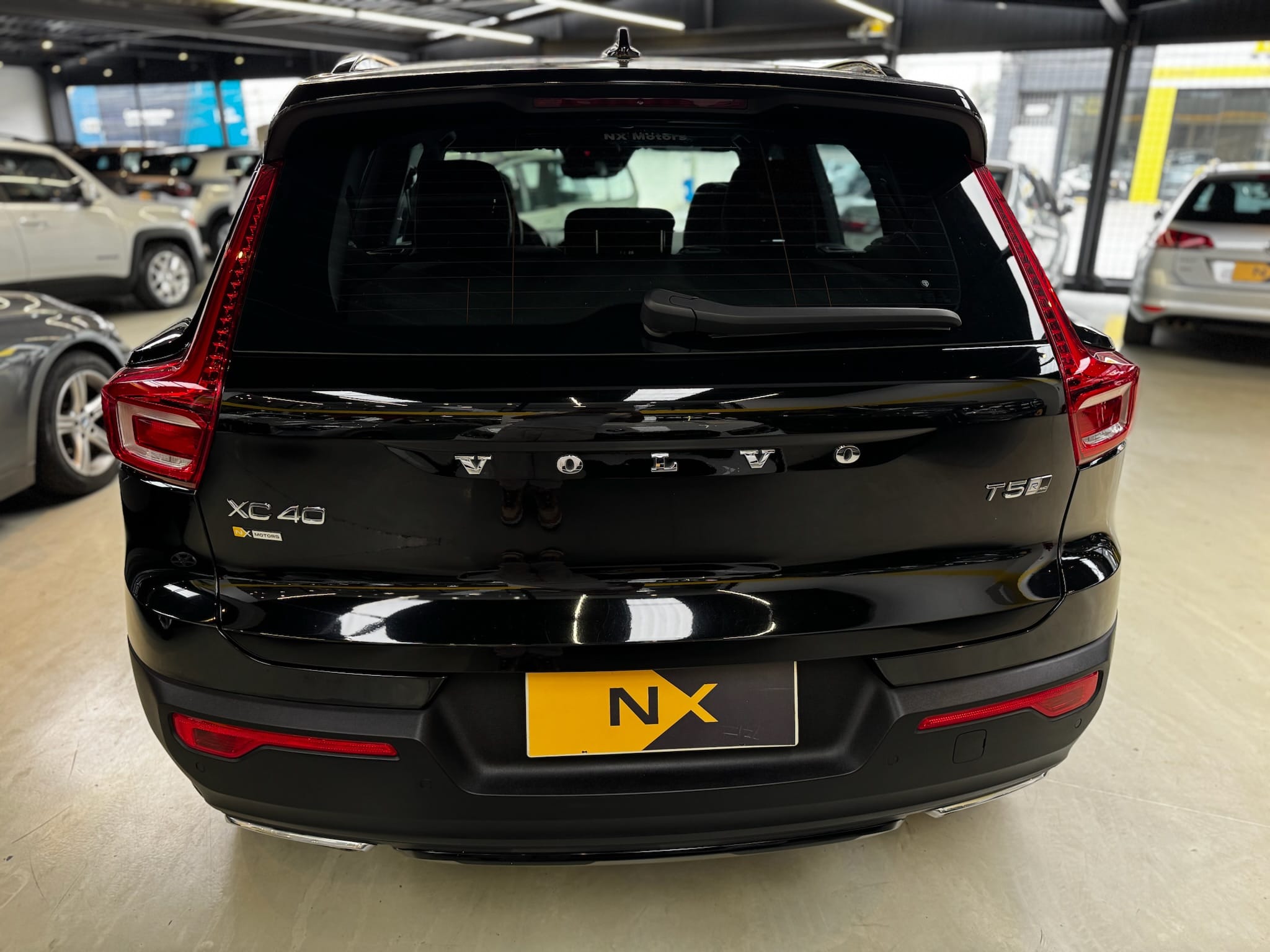 VOLVO XC40 2.0 T5 GASOLINA R-DESIGN AWD GEARTRONIC 2019/2020 - Foto 3