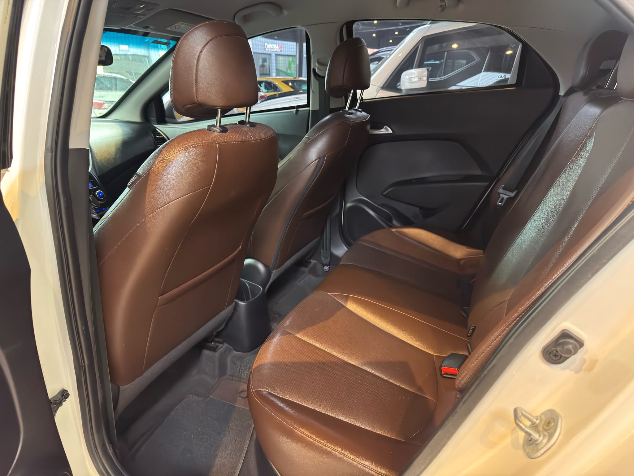 HYUNDAI HB20 1.6 PREMIUM 16V FLEX 4P AUTOMÁTICO  2016/2016 - Foto 6
