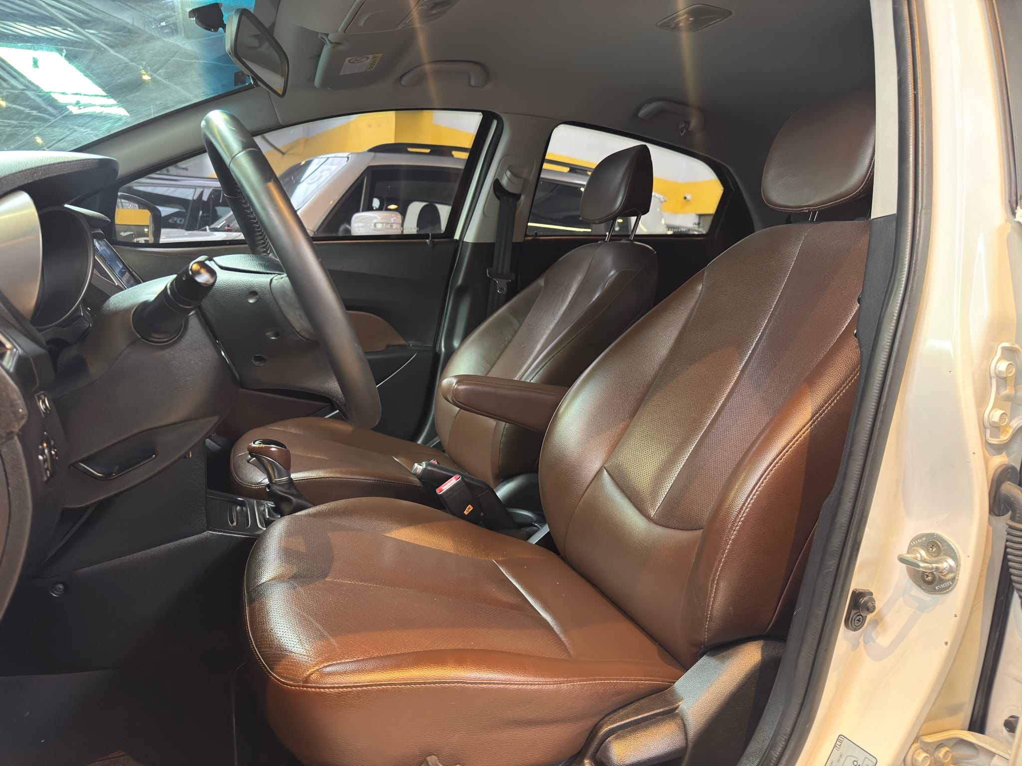 HYUNDAI HB20 1.6 PREMIUM 16V FLEX 4P AUTOMÁTICO  2016/2016 - Foto 5