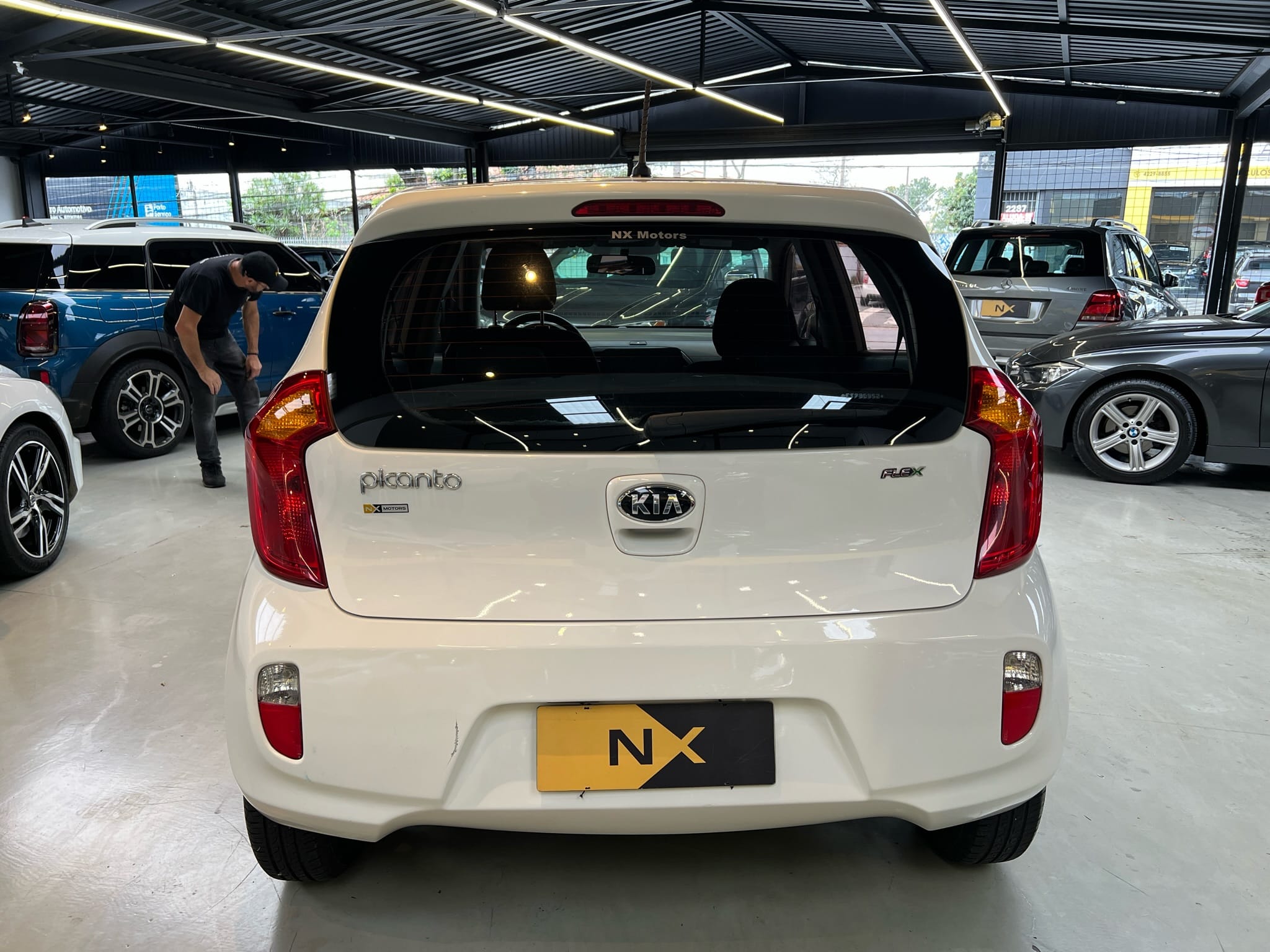 KIA Picanto 1.0 EX 12V FLEX 4P AUTOMÁTICO 2014/2014 - Foto 4