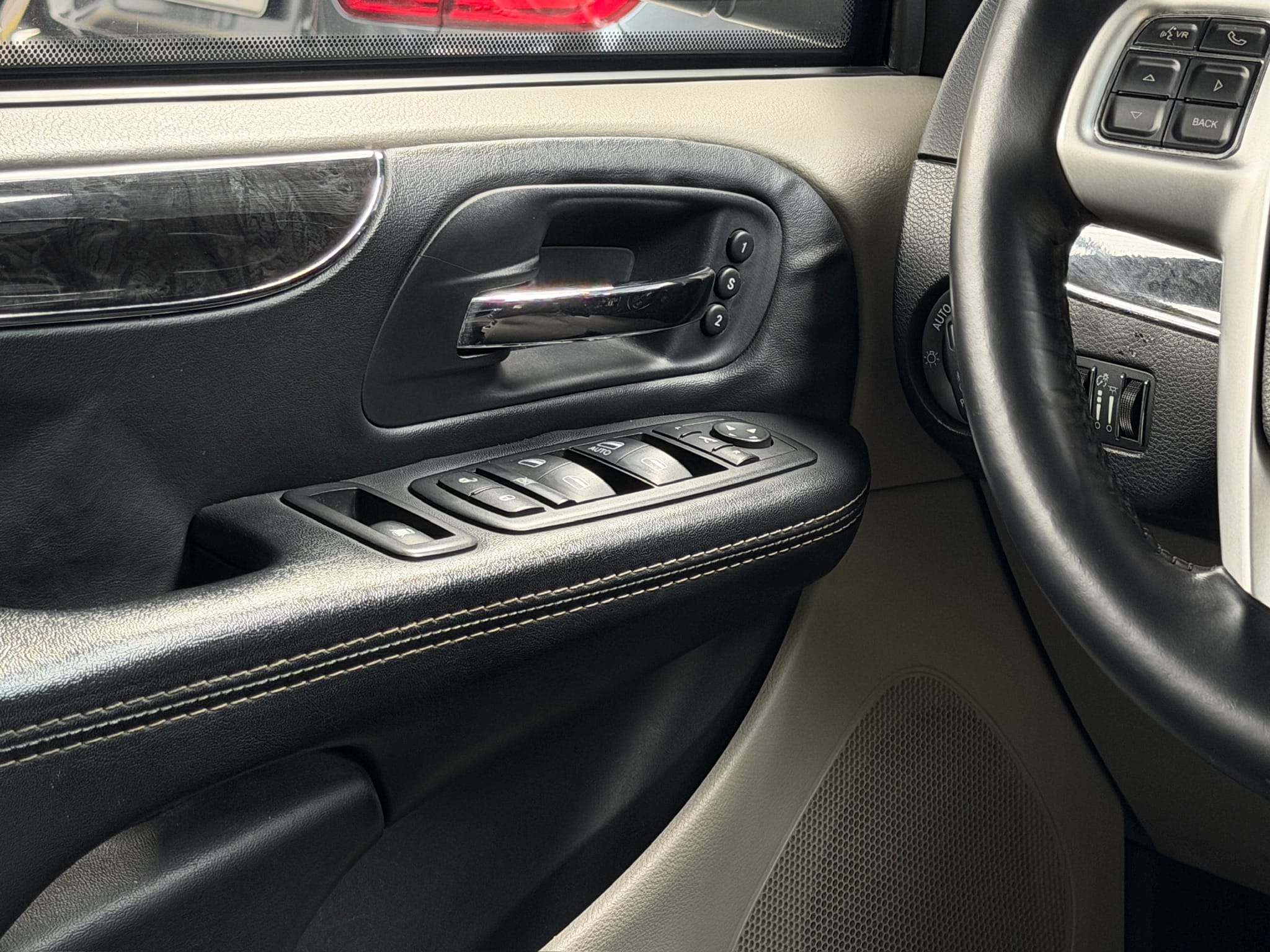 CHRYSLER TOWN & COUNTRY 3.6 LIMITED V6 24V GASOLINA 4P AUTOMÁTICO 2015/2015 - Foto 13