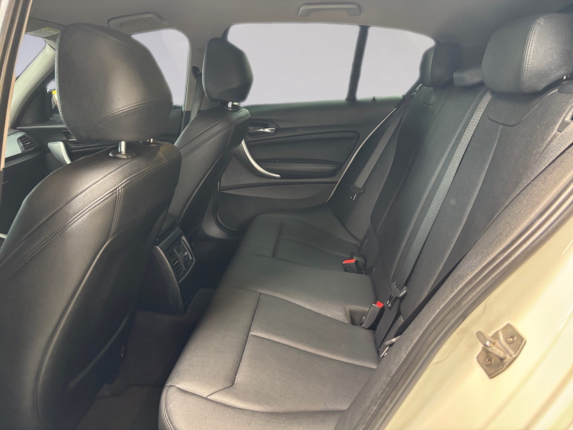BMW 120i 2.0 16V SPORT GP ACTIVEFLEX 4P AUTOMÁTICO 2015/2016 - Foto 3