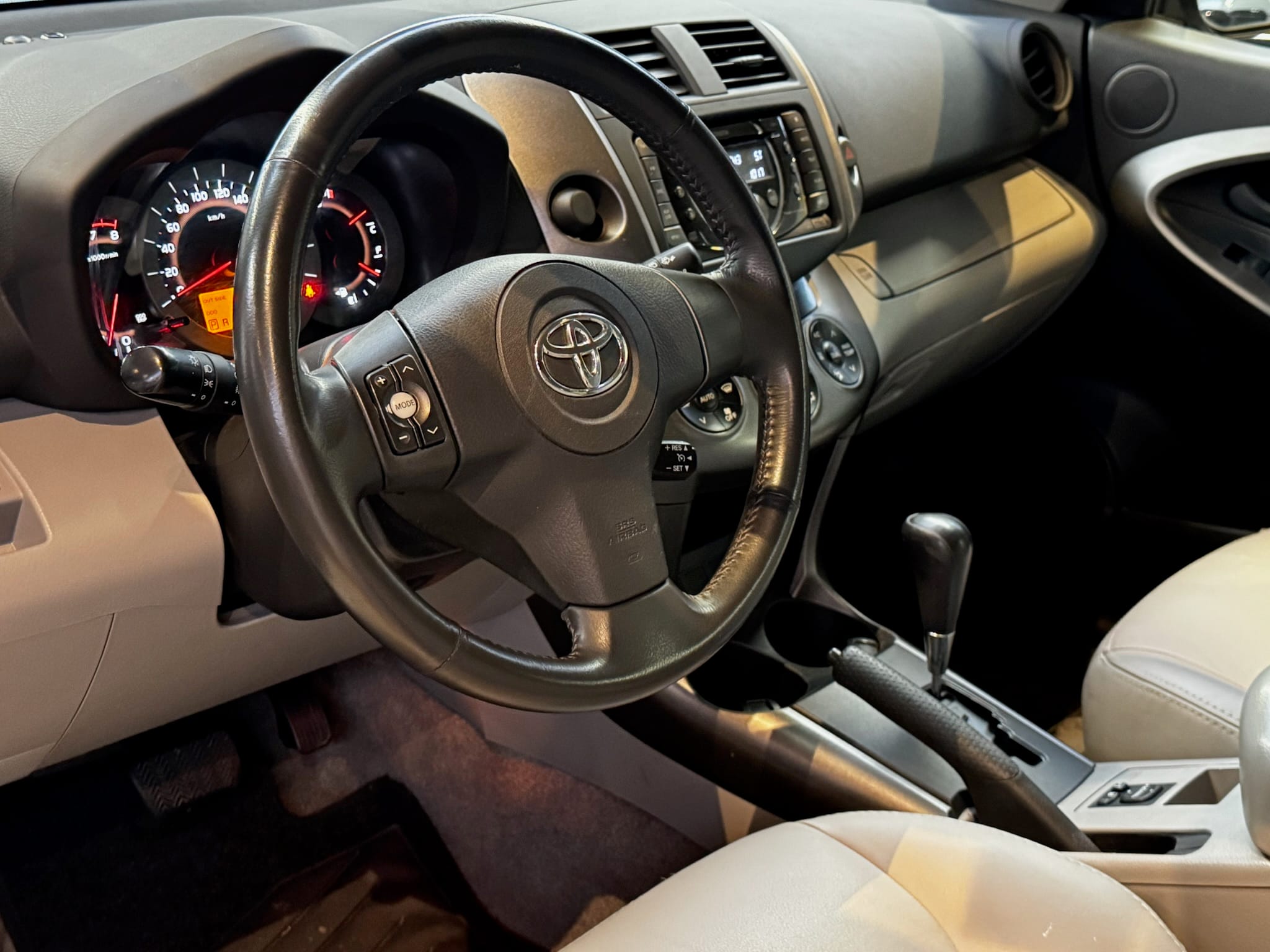 TOYOTA RAV4 2.4 4X2 16V GASOLINA 4P AUTOMÁTICO 2011/2011 - Foto 10