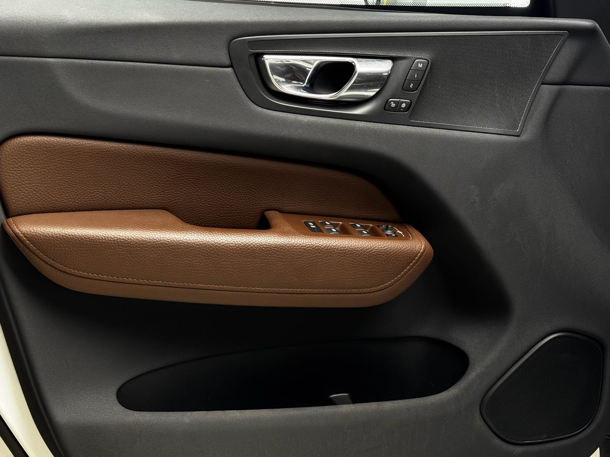 VOLVO XC60 2.0 T5 GASOLINA MOMENTUM AWD GEARTRONIC 2019/2019 - Foto 8