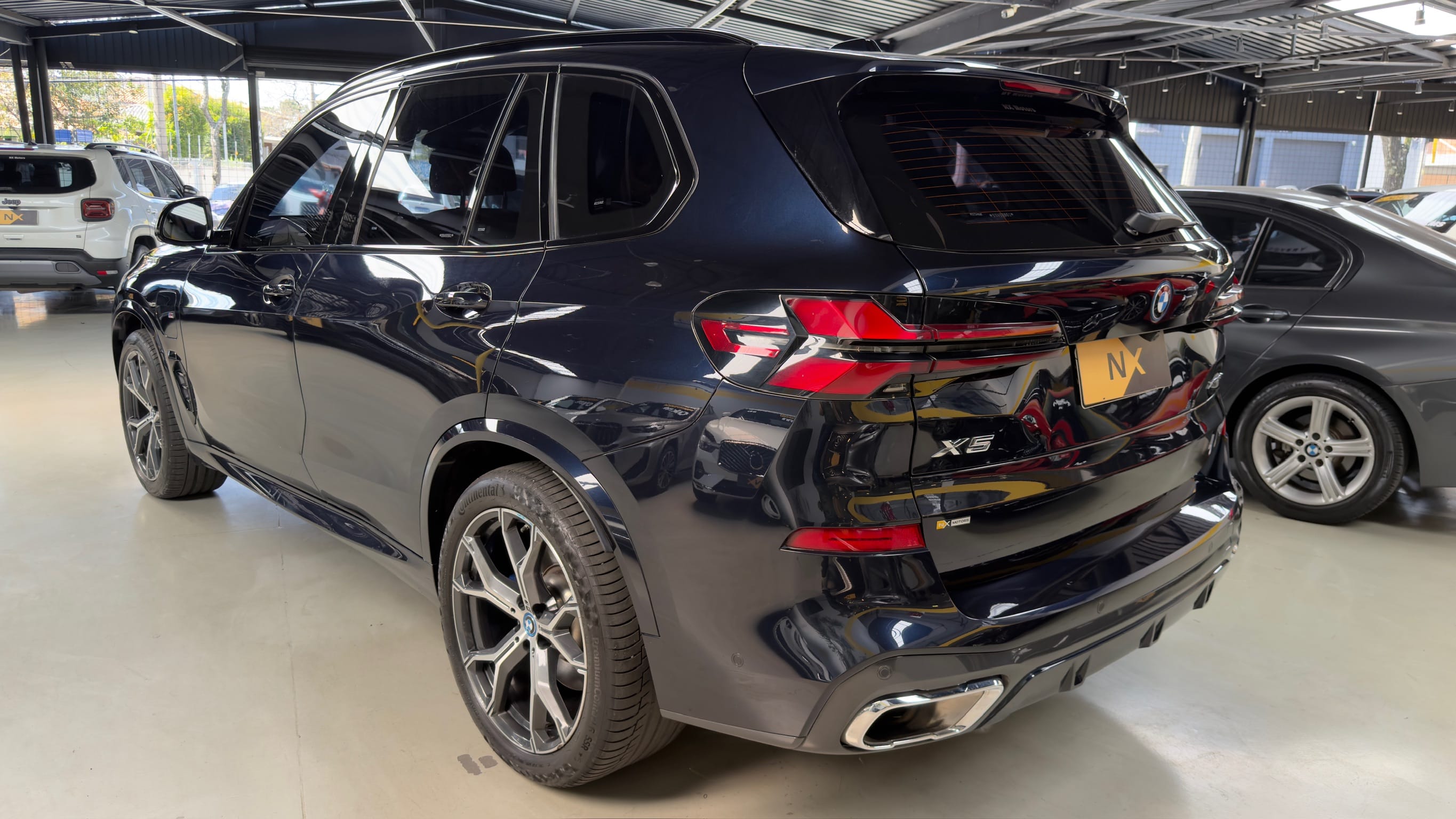 BMW X5 3.0 I6 TURBO HÍBRIDO XDRIVE50E M SPORT AUTOMÁTICO 2024/2025 - Foto 4