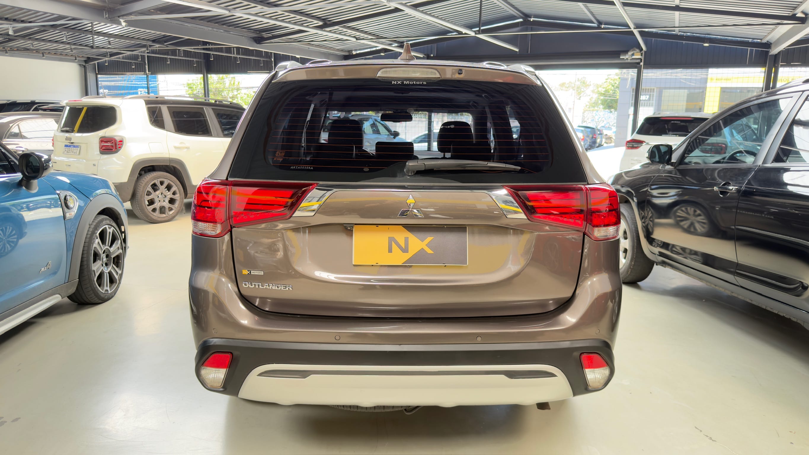 MITSUBISHI OUTLANDER 2.0 MIVEC GASOLINA GLS AUTOMÁTICO 2018/2019 - Foto 6