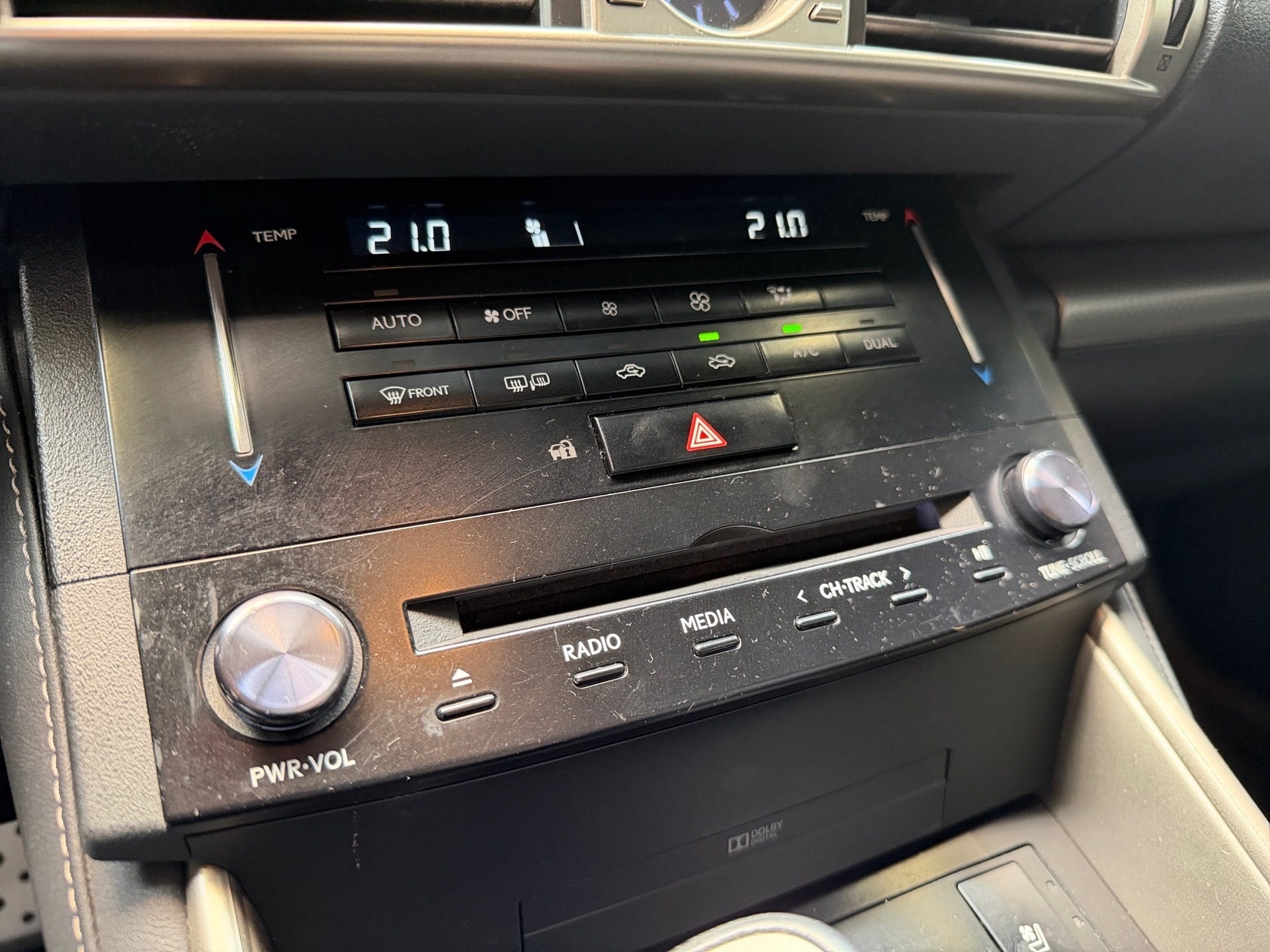 LEXUS IS250 F-SPORT 2.5 V6 24V GASOLINA 4P AUTOMÁTICO 2013/2014 - Foto 5