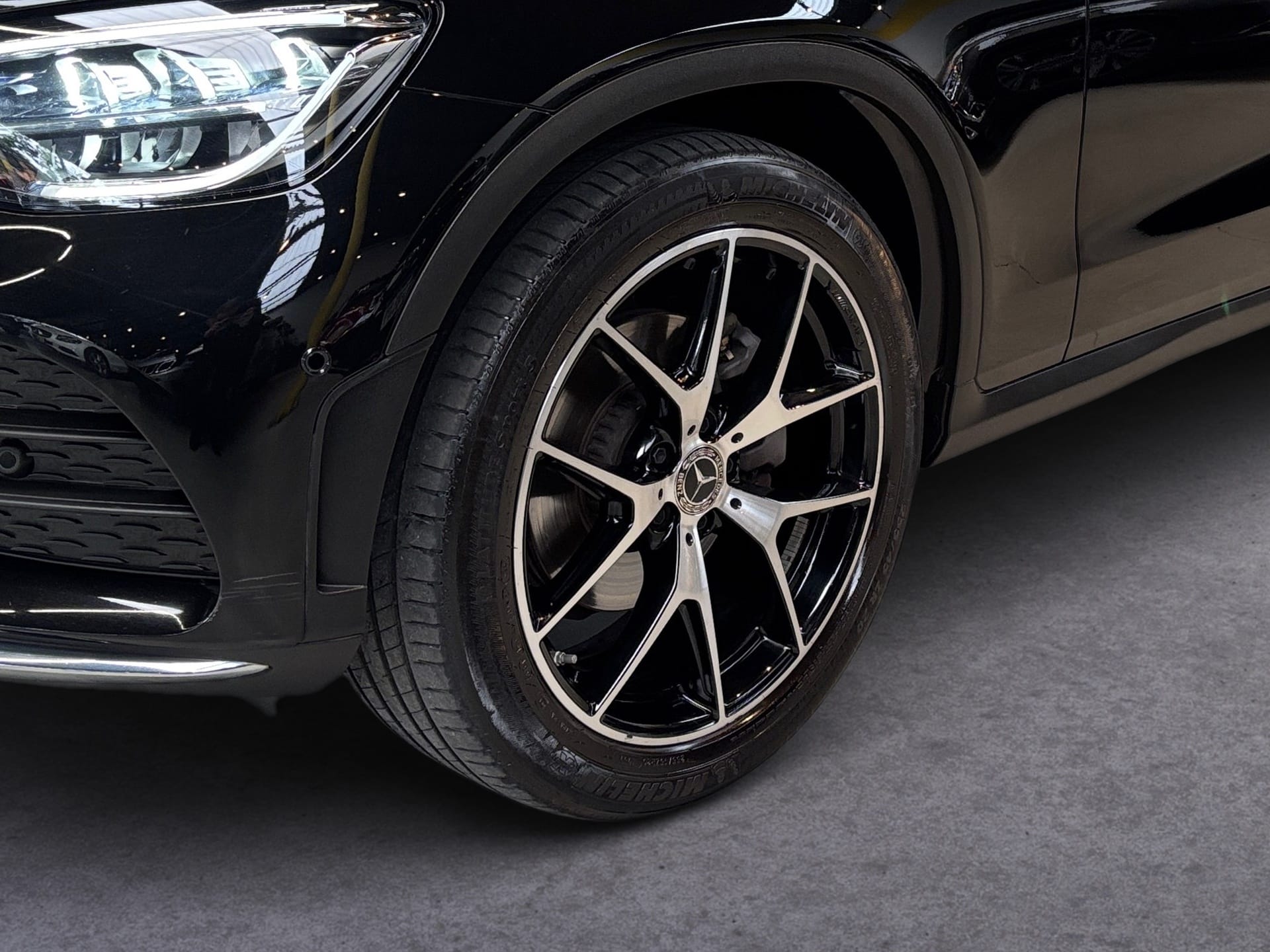 MERCEDES-BENZ GLC 300 2.0 CGI GASOLINA COUPÉ AMG LINE 4MATIC 9G-TRONIC 2023/2023 - Foto 17