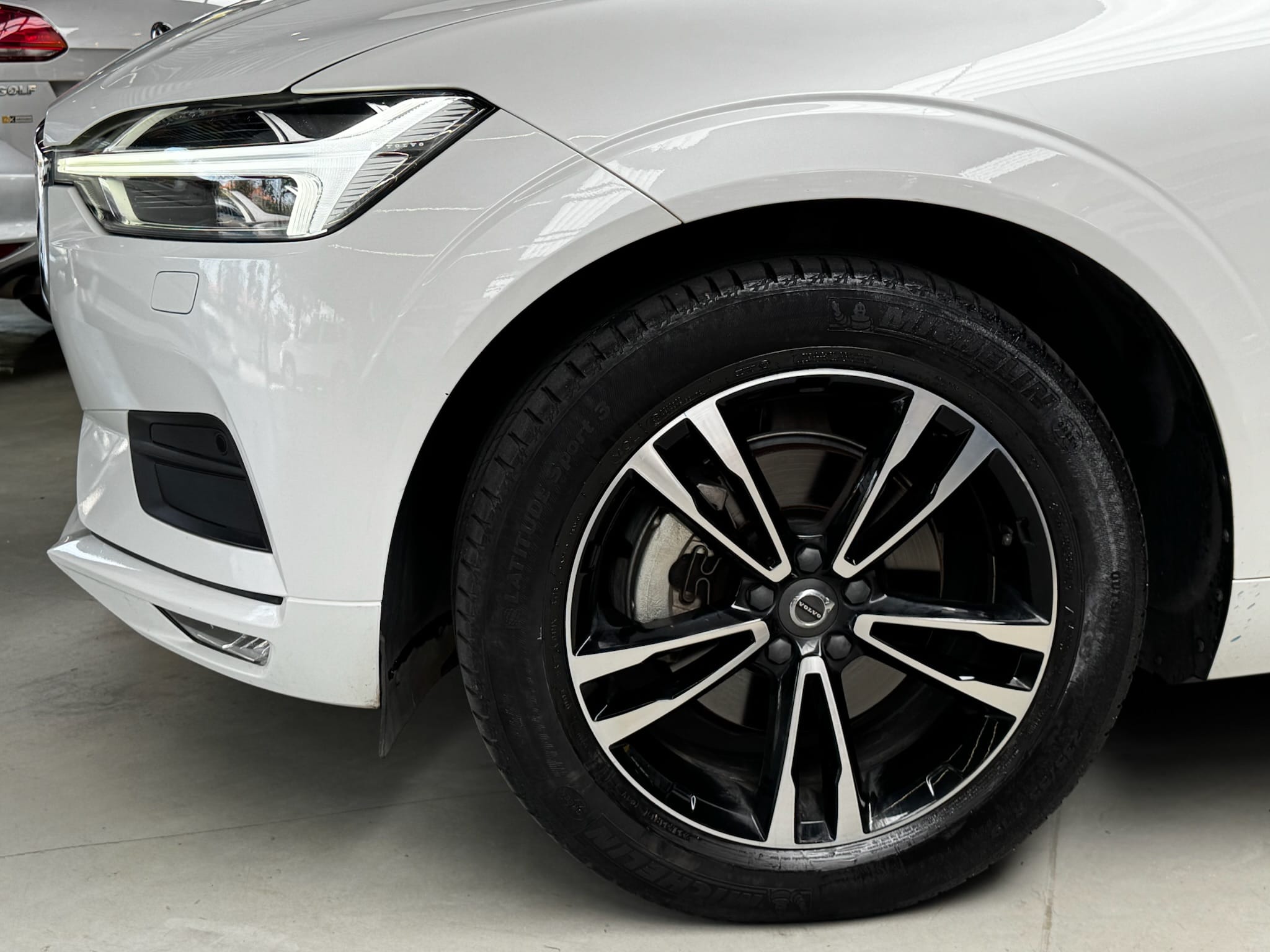 VOLVO XC60 2.0 T5 GASOLINA MOMENTUM AWD GEARTRONIC 2019/2019 - Foto 5