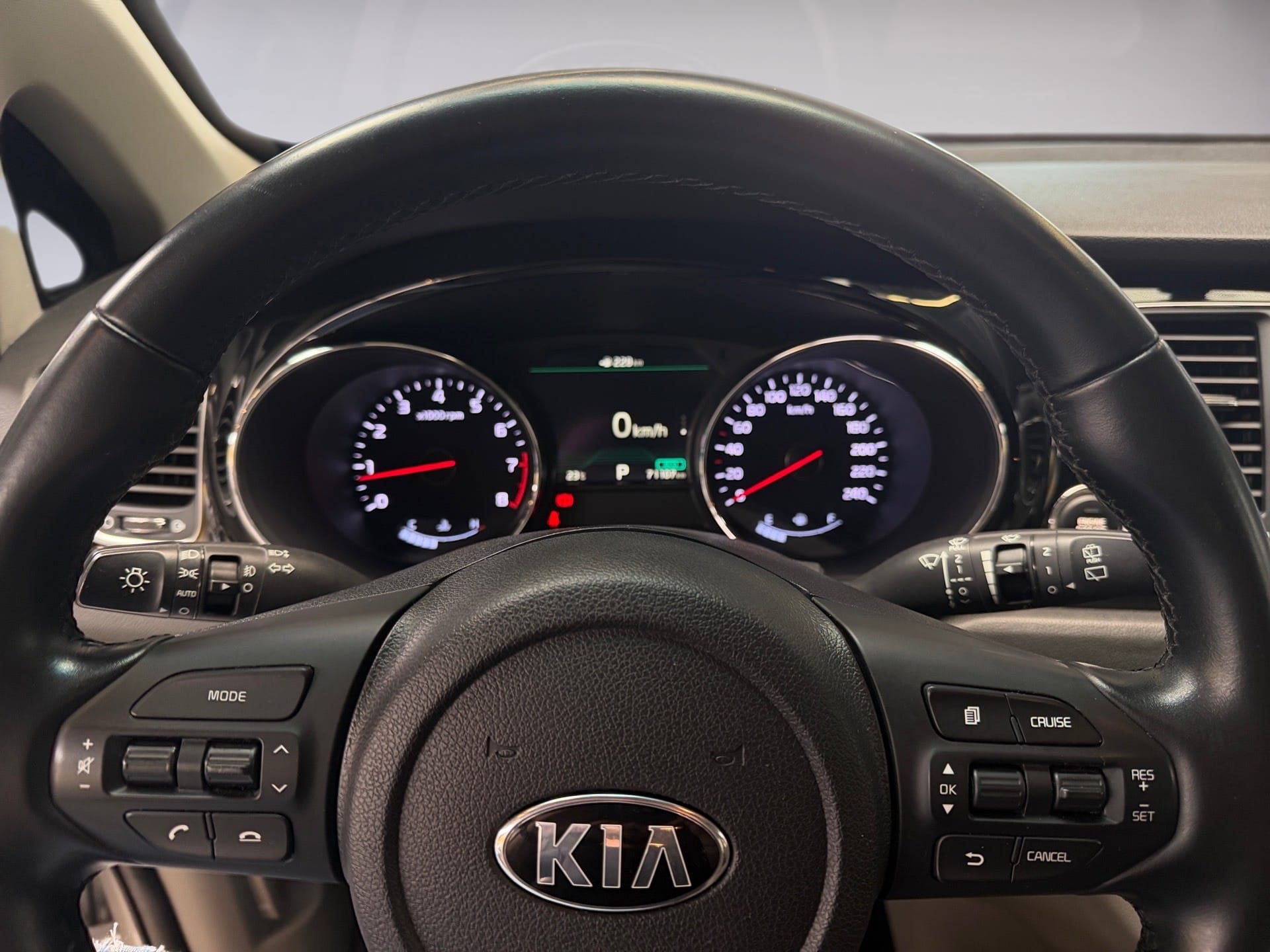KIA Grand Carnival Grand Carnival EX 3.3 V6 24V 270cv Aut. 2019/2020 - Foto 15