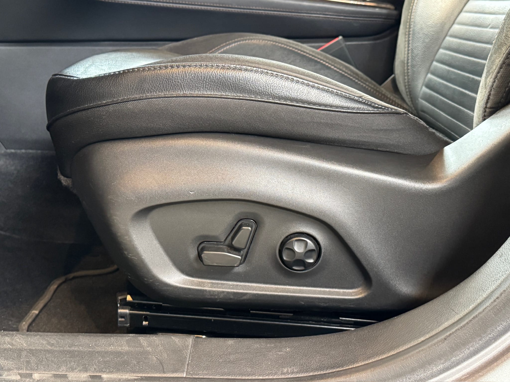 JEEP COMMANDER 1.3 T270 TURBO FLEX LIMITED AT6 2022/2022 - Foto 15