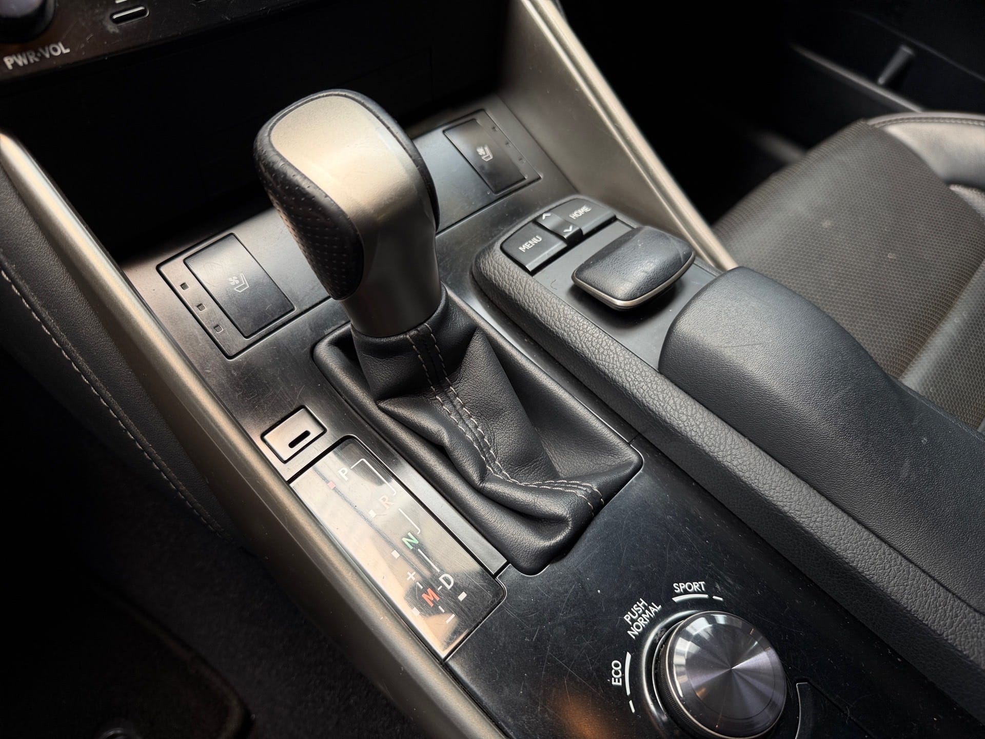 LEXUS IS250 F-SPORT 2.5 V6 24V GASOLINA 4P AUTOMÁTICO 2013/2014 - Foto 8