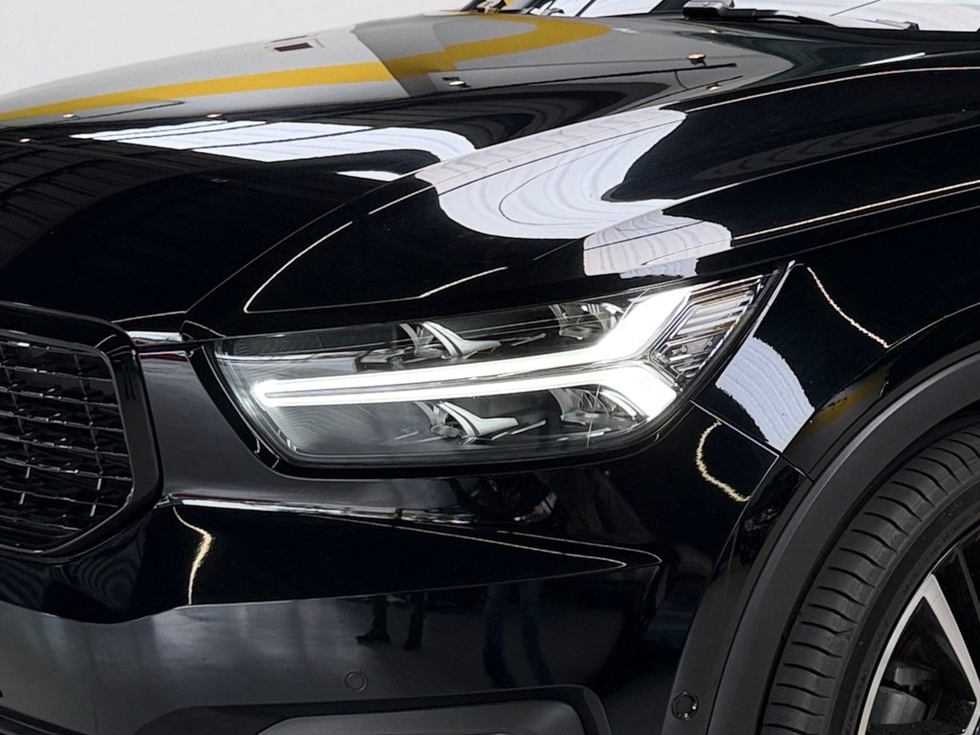 VOLVO XC40 2.0 T5 GASOLINA R-DESIGN AWD GEARTRONIC 2019/2020 - Foto 17