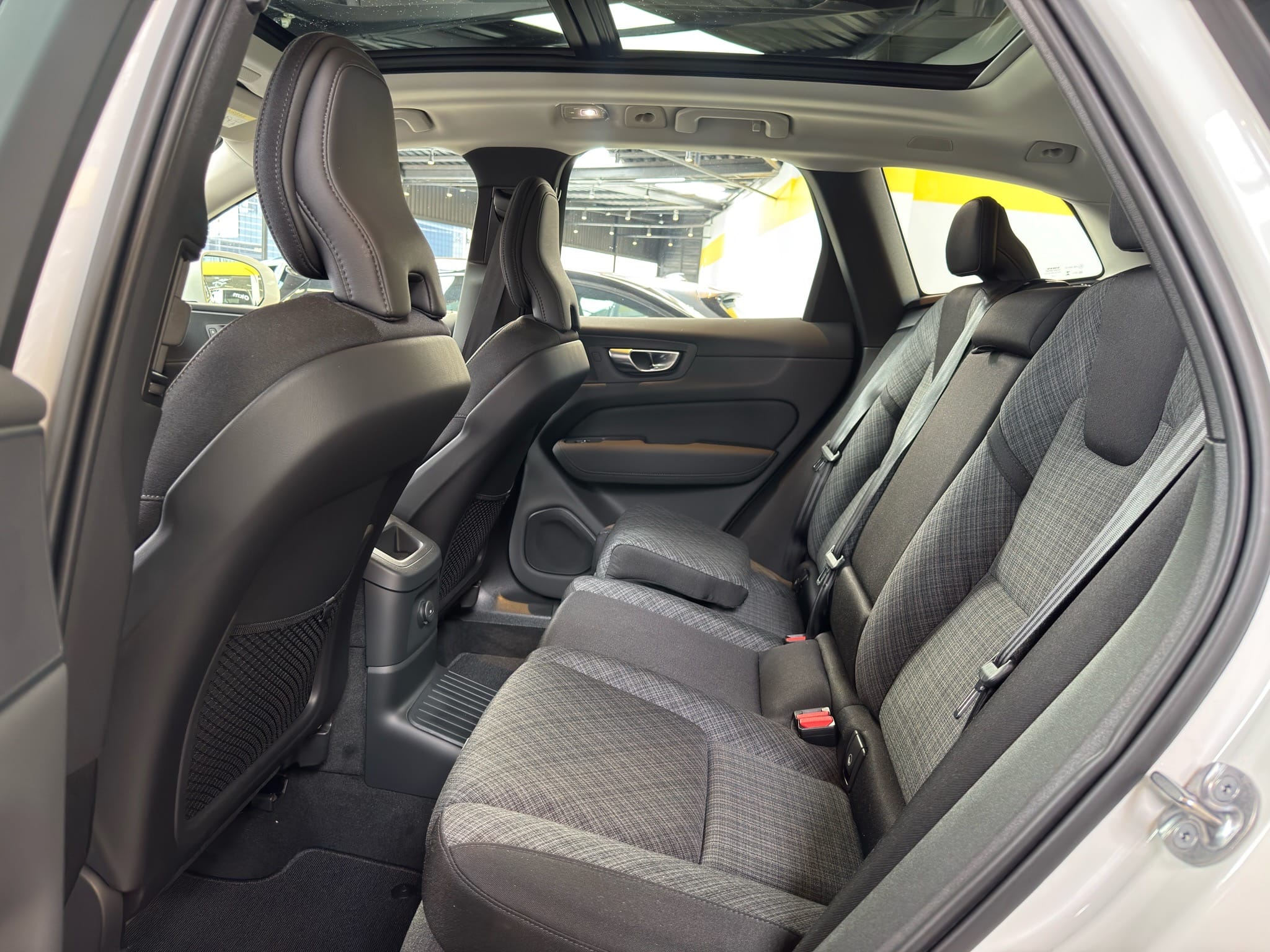 VOLVO XC60 2.0 T8 PHEV PLUS AWD GEARTRONIC 2025/2026 - Foto 8