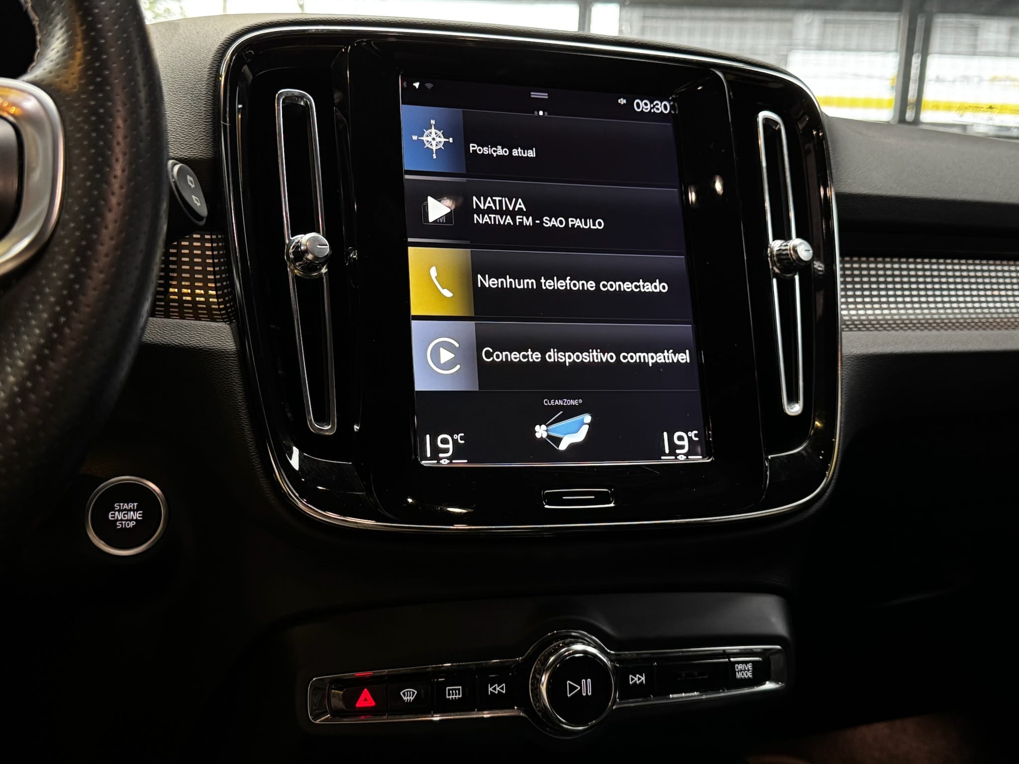 VOLVO XC40 2.0 T5 GASOLINA R-DESIGN AWD GEARTRONIC 2019/2020 - Foto 13