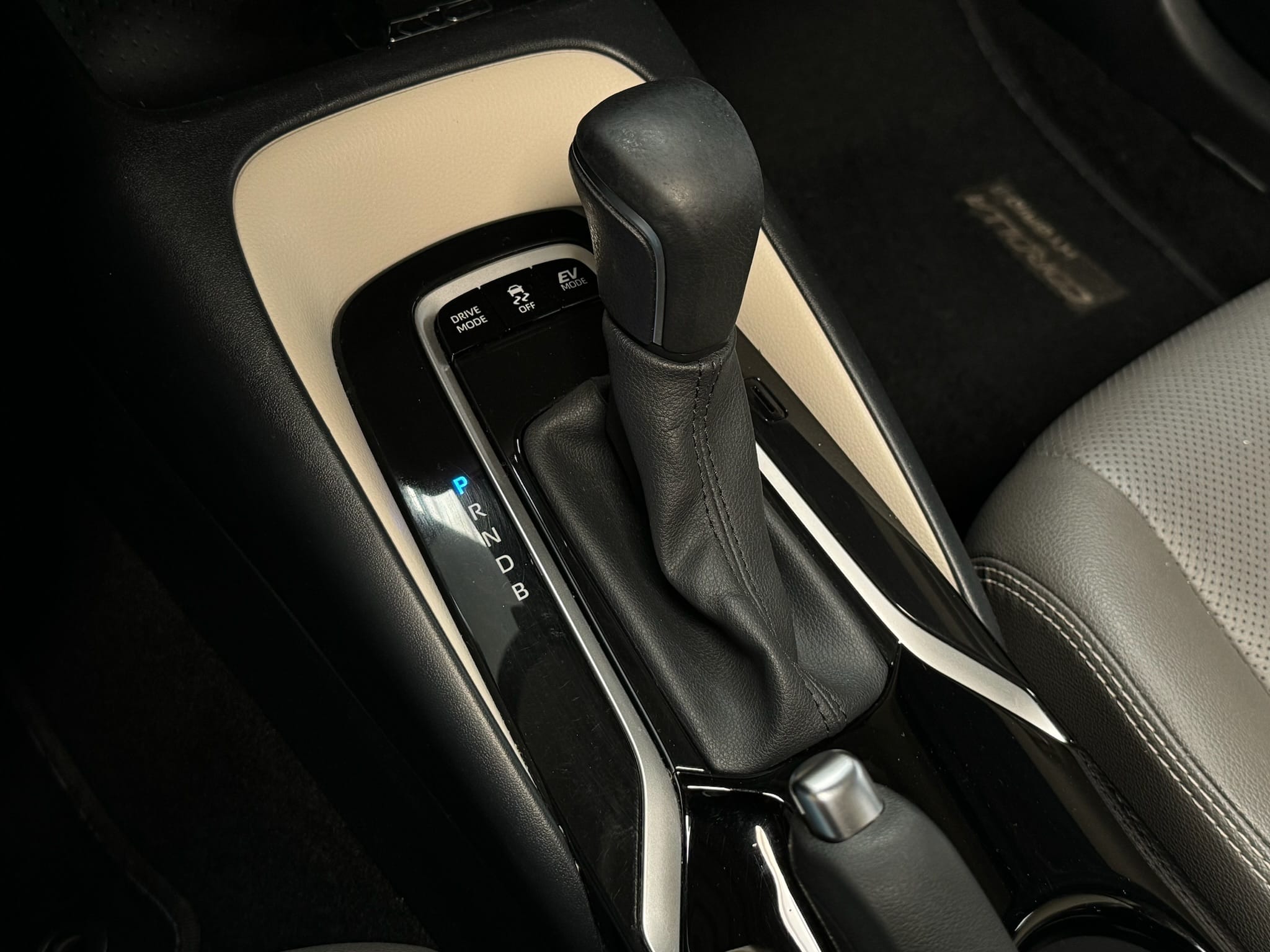 TOYOTA Corolla 1.8 VVT-I HYBRID FLEX ALTIS PREMIUM CVT 2021/2022 - Foto 8