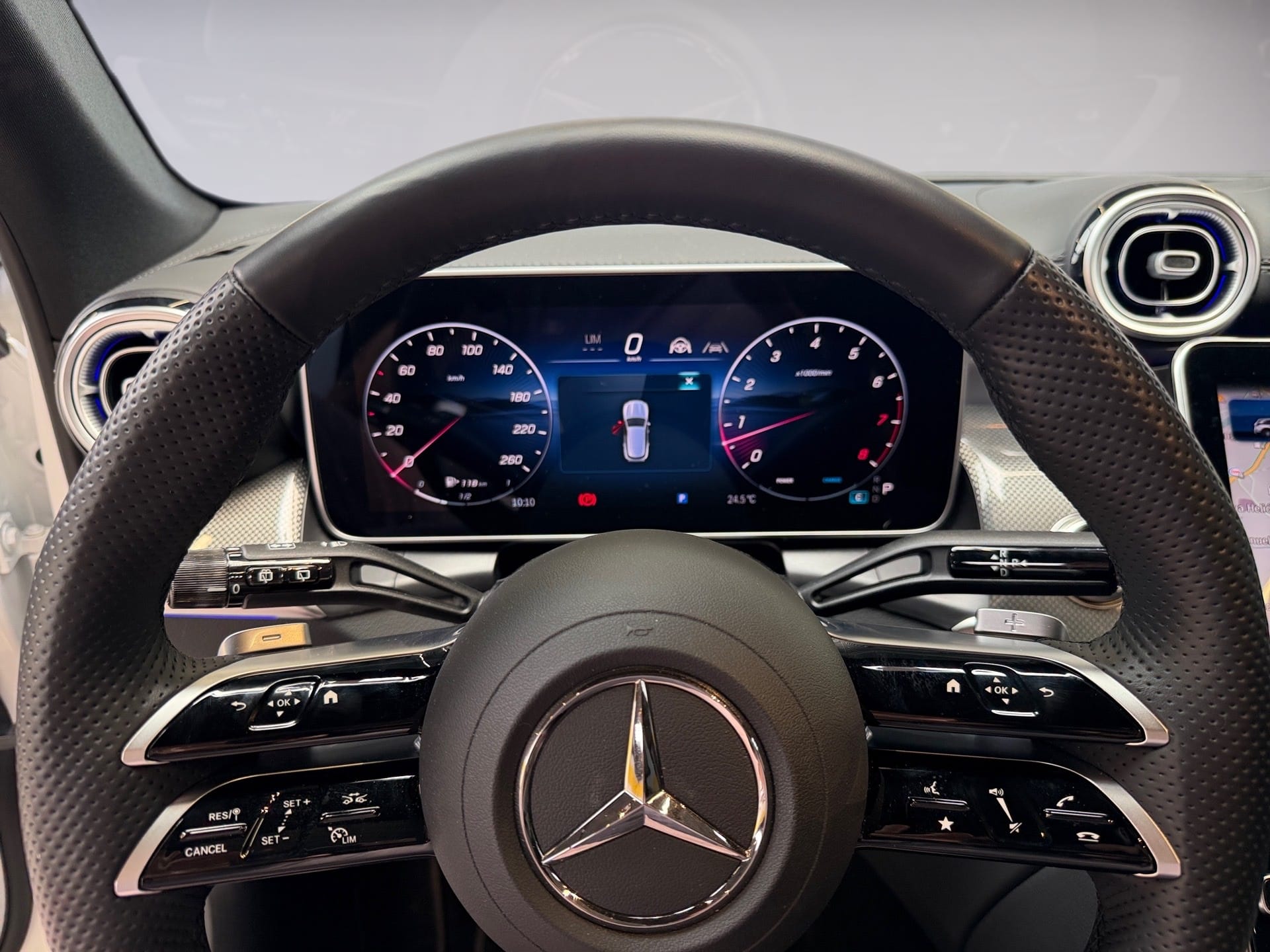 MERCEDES-BENZ GLC 300 2.0 MHEV AMG LINE 4MATIC 9G-TRONIC 2025/2026 - Foto 15