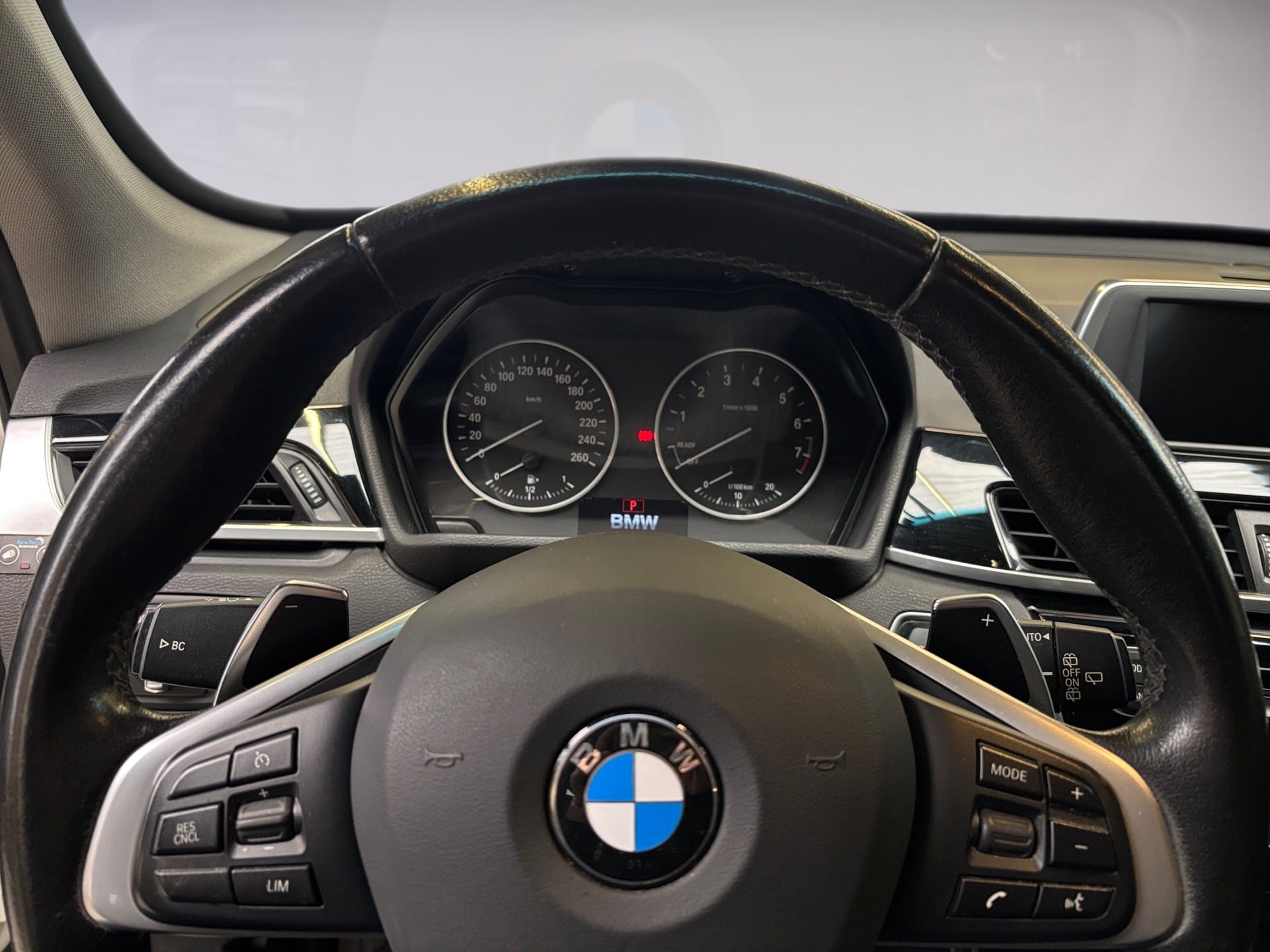 BMW X1 2.0 16V TURBO ACTIVEFLEX SDRIVE20I X-LINE 4P AUTOMÁTICO 2016/2017 - Foto 8