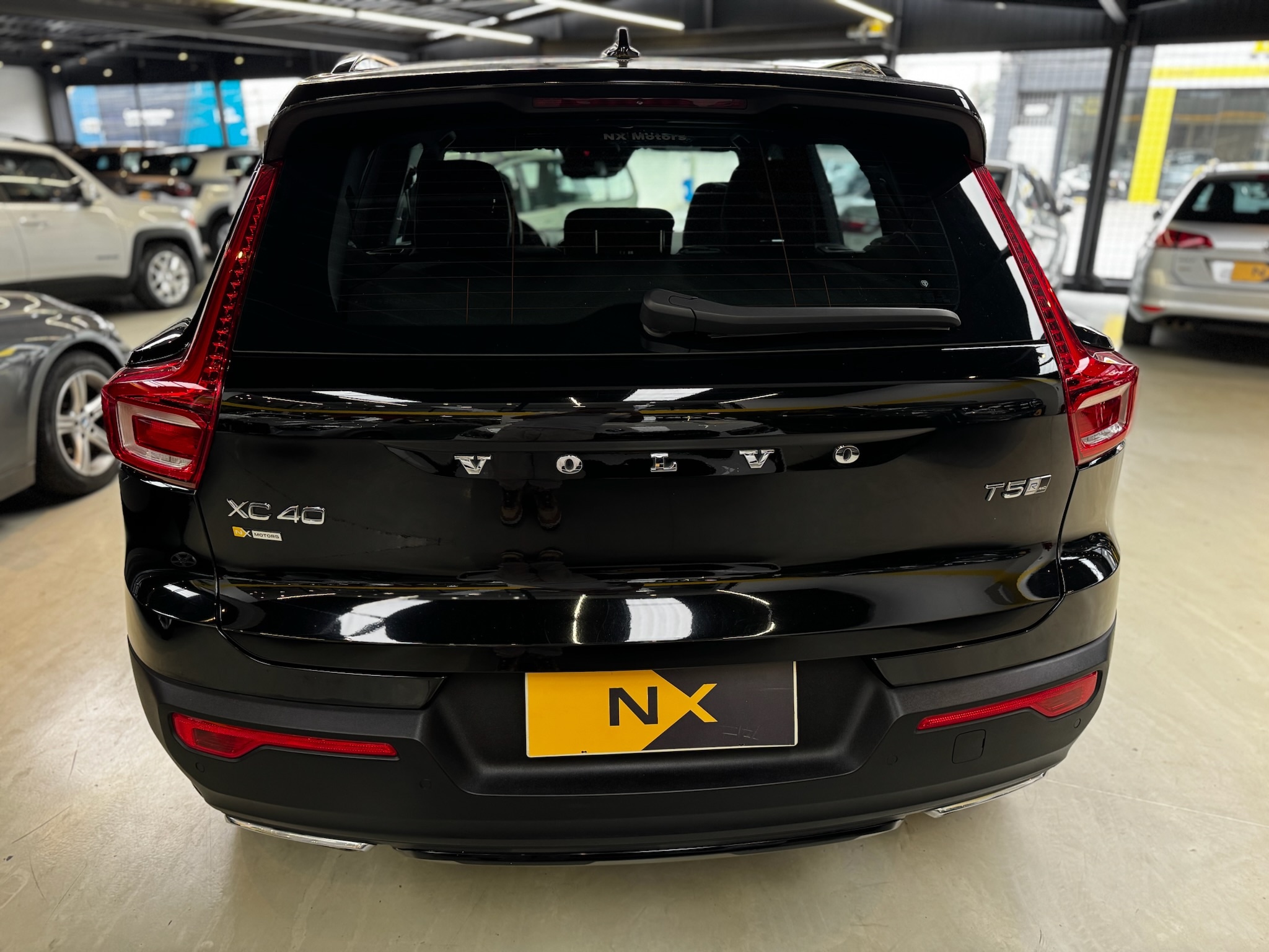 VOLVO XC40 2.0 T5 GASOLINA R-DESIGN AWD GEARTRONIC 2019/2020 - Foto 3