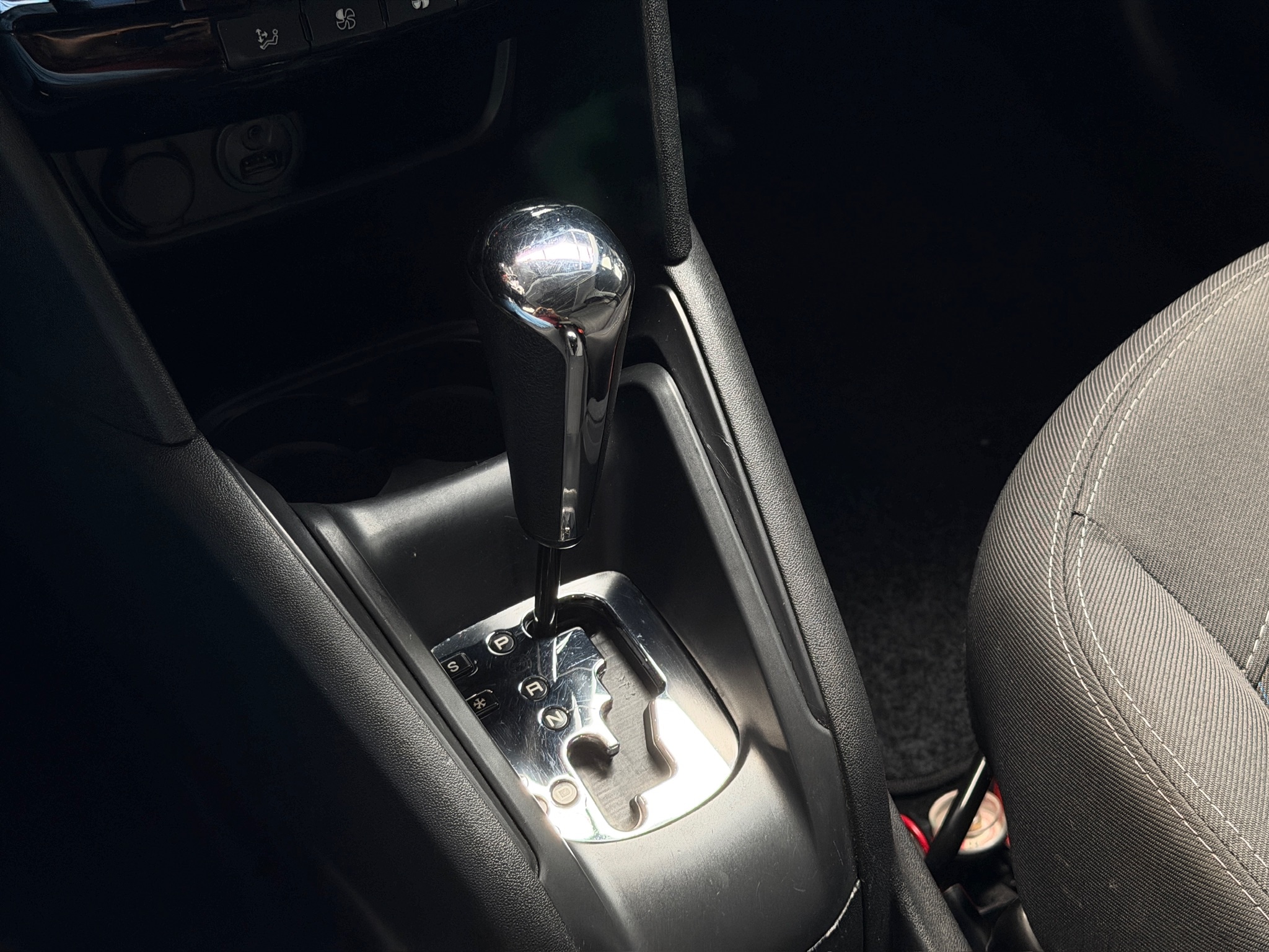 PEUGEOT 208 1.6 GRIFFE 16V FLEX 4P AUTOMÁTICO 2015/2016 - Foto 12