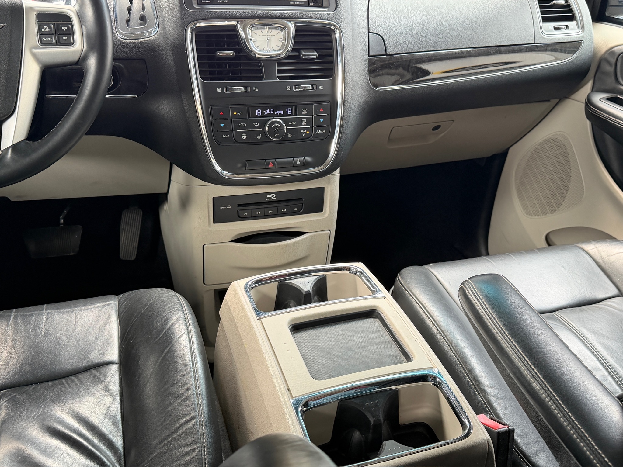 CHRYSLER TOWN & COUNTRY 3.6 LIMITED V6 24V GASOLINA 4P AUTOMÁTICO 2015/2015 - Foto 5