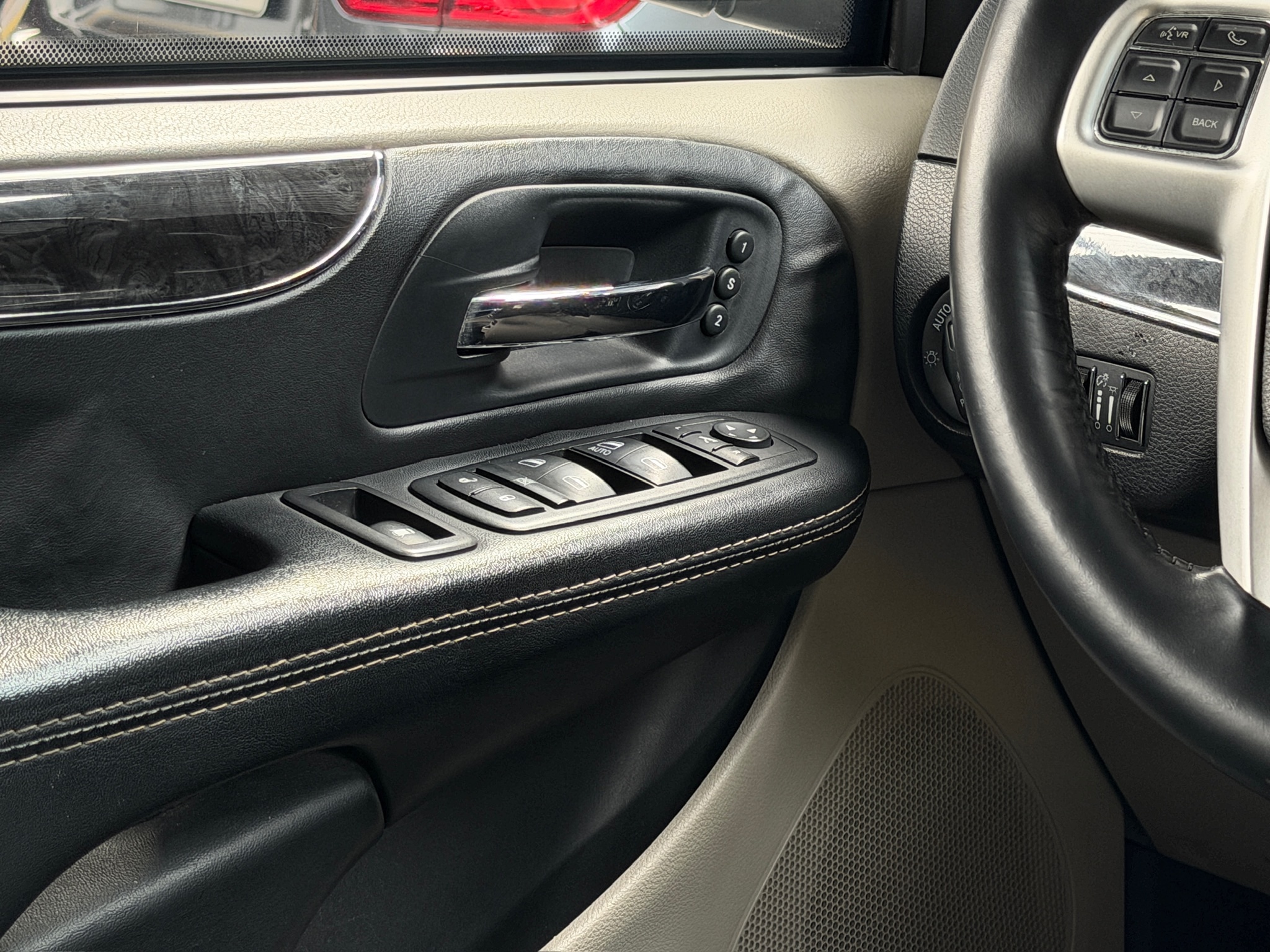 CHRYSLER TOWN & COUNTRY 3.6 LIMITED V6 24V GASOLINA 4P AUTOMÁTICO 2015/2015 - Foto 13