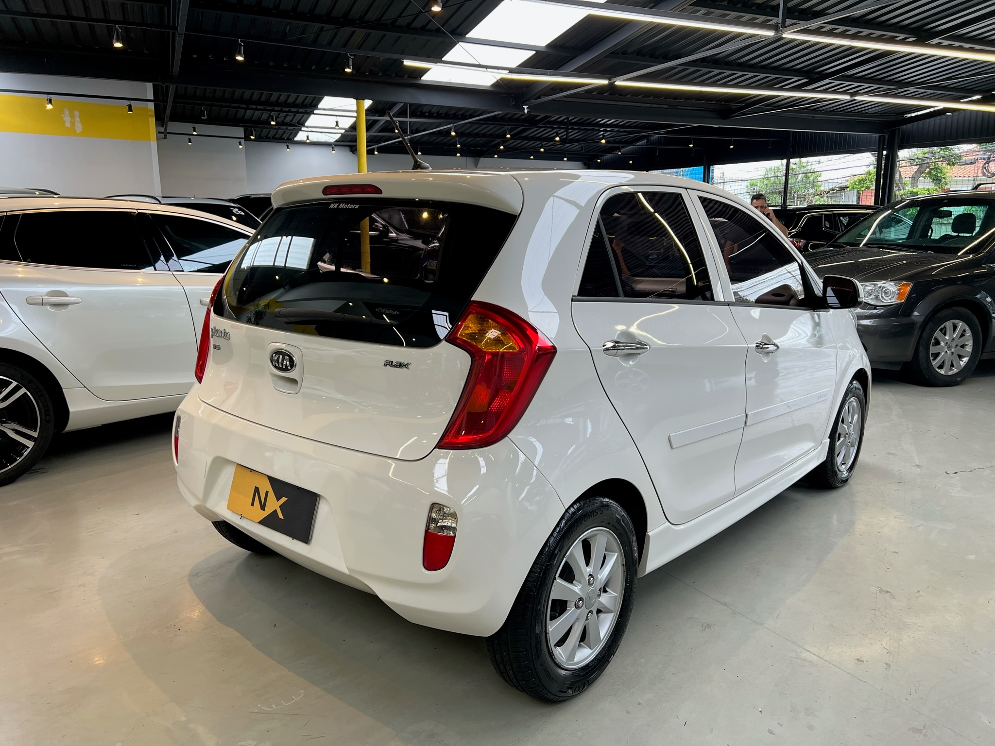 KIA Picanto 1.0 EX 12V FLEX 4P AUTOMÁTICO 2014/2014 - Foto 3