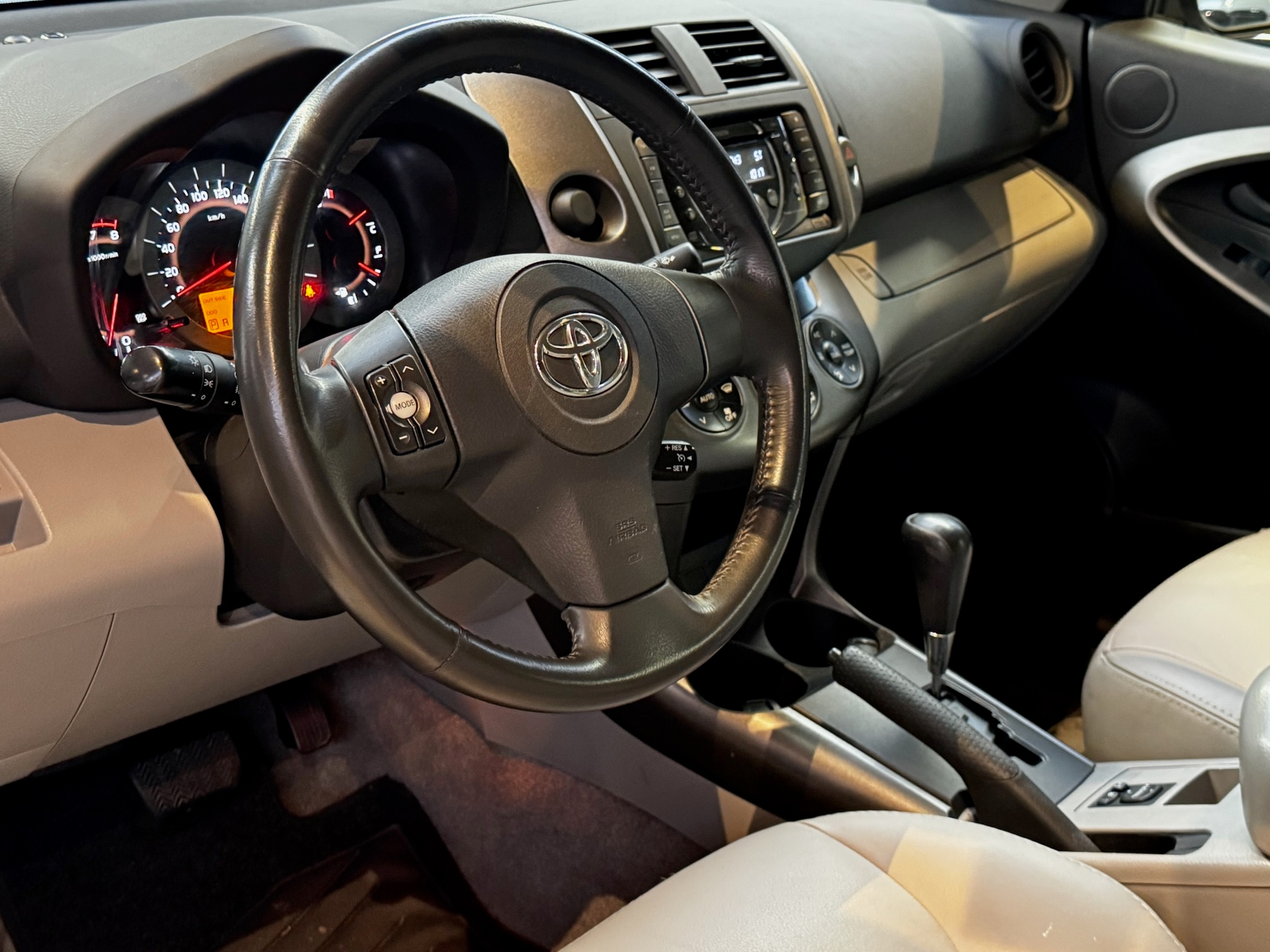 TOYOTA RAV4 2.4 4X2 16V GASOLINA 4P AUTOMÁTICO 2011/2011 - Foto 10