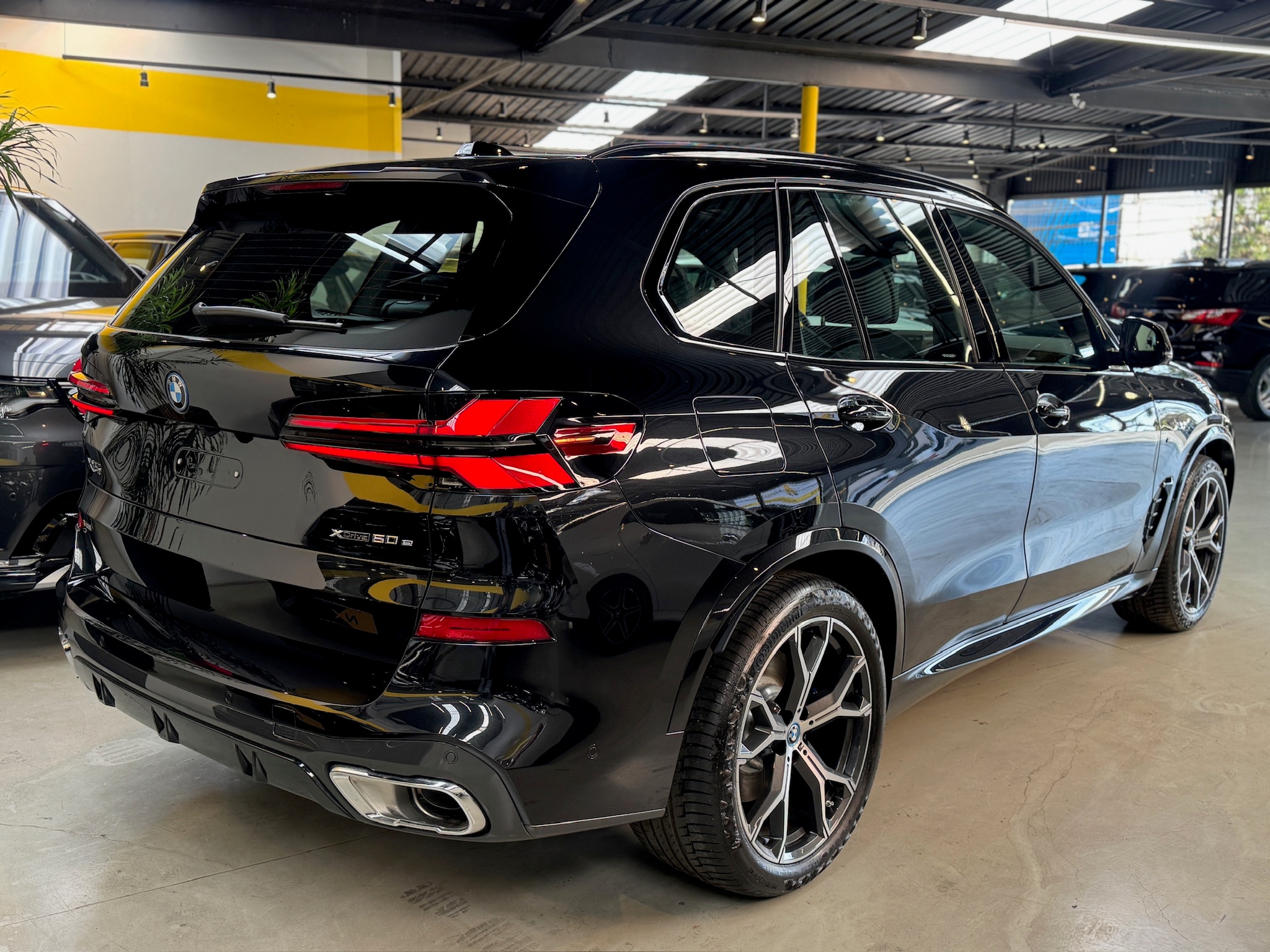 BMW X5 3.0 I6 TURBO HÍBRIDO XDRIVE50E M SPORT AUTOMÁTICO 2025/2025 - Foto 3