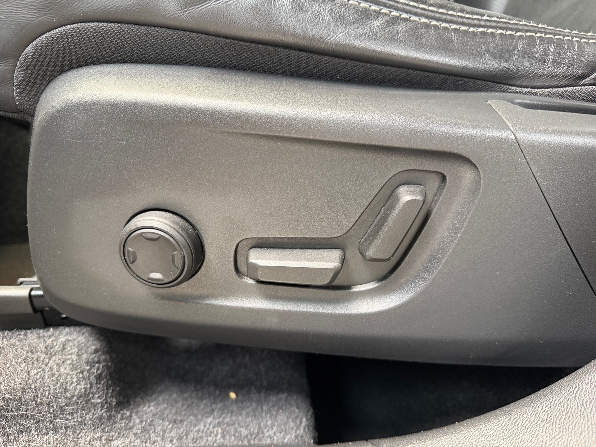 VOLVO XC40 2.0 T5 GASOLINA R-DESIGN AWD GEARTRONIC 2019/2020 - Foto 13