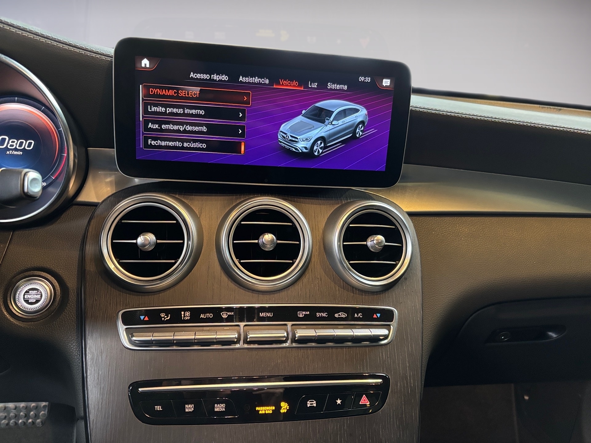MERCEDES-BENZ GLC 300 2.0 CGI GASOLINA COUPÉ AMG LINE 4MATIC 9G-TRONIC 2023/2023 - Foto 14