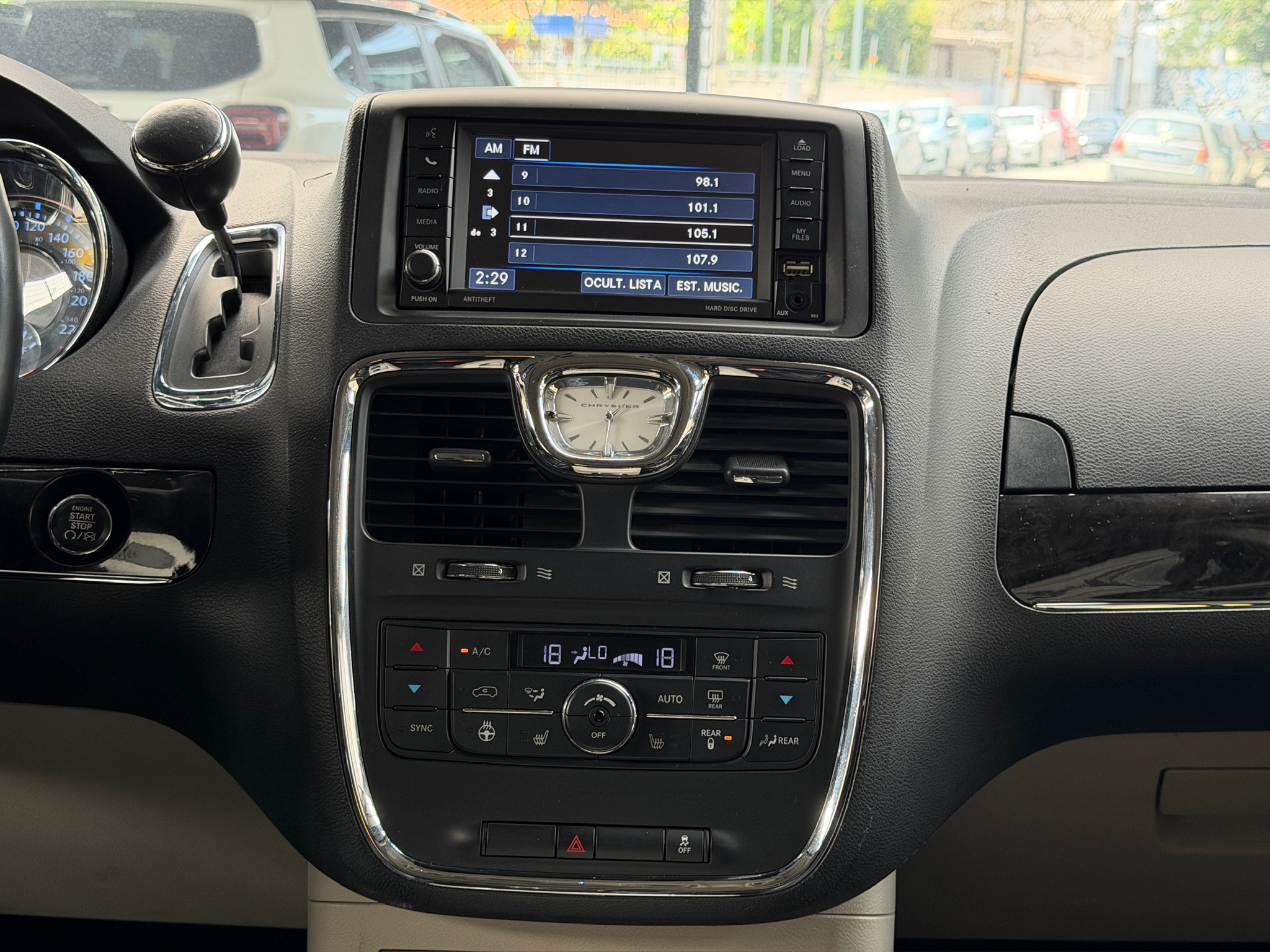 CHRYSLER TOWN & COUNTRY 3.6 LIMITED V6 24V GASOLINA 4P AUTOMÁTICO 2015/2015 - Foto 14