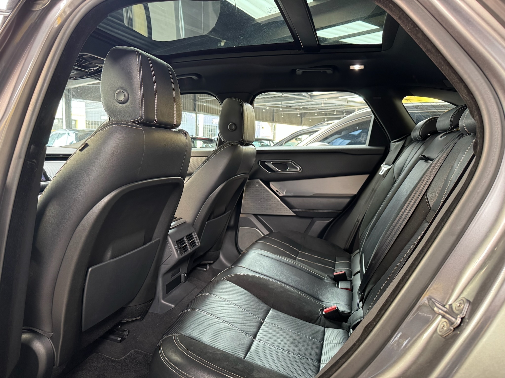 LAND ROVER RANGE ROVER VELAR 3.0 V6 P380 GASOLINA R-DYNAMIC SE AUTOMÁTICO 2017/2018 - Foto 8