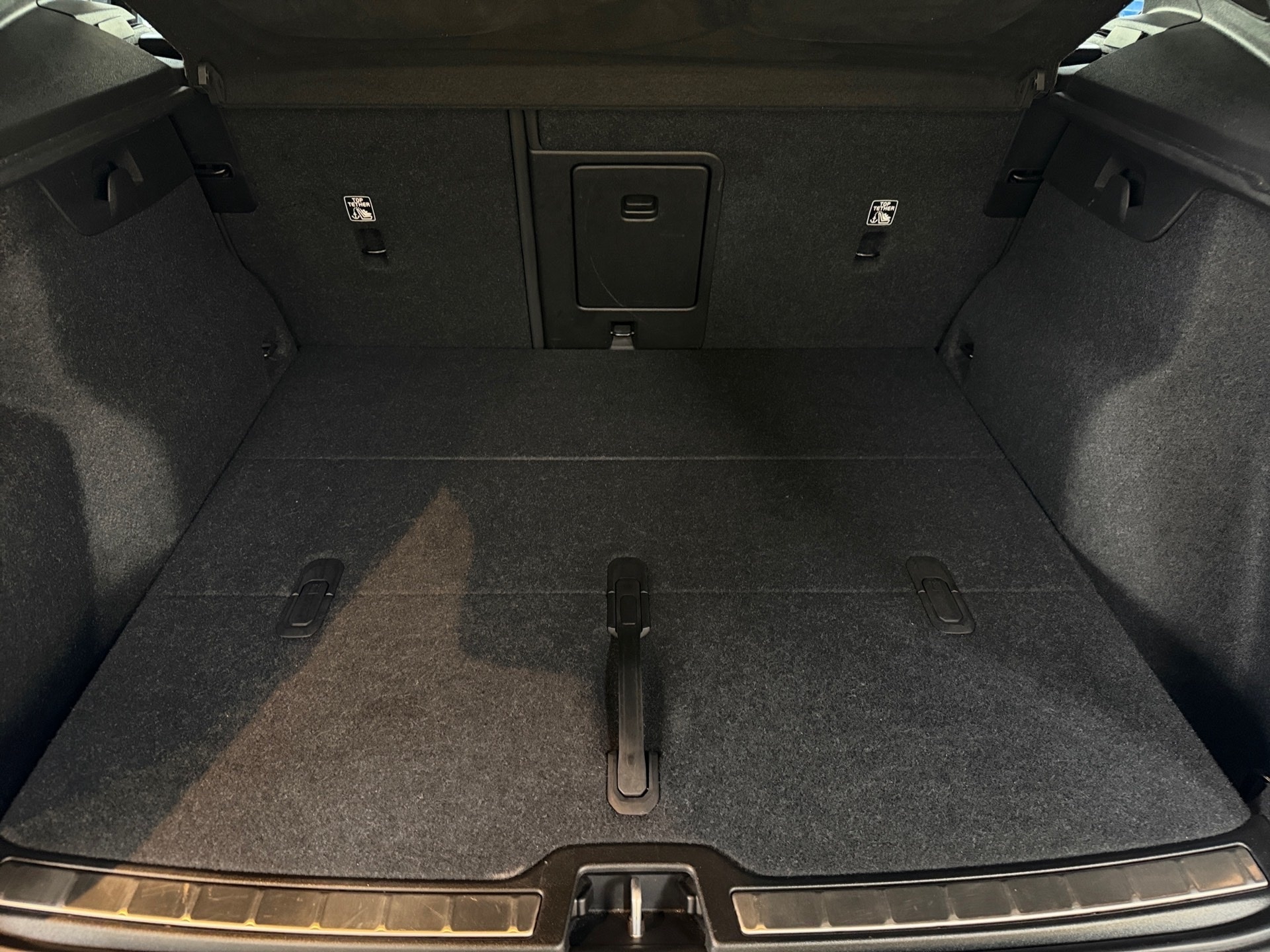 VOLVO XC40 2.0 T5 GASOLINA R-DESIGN AWD GEARTRONIC 2019/2020 - Foto 6