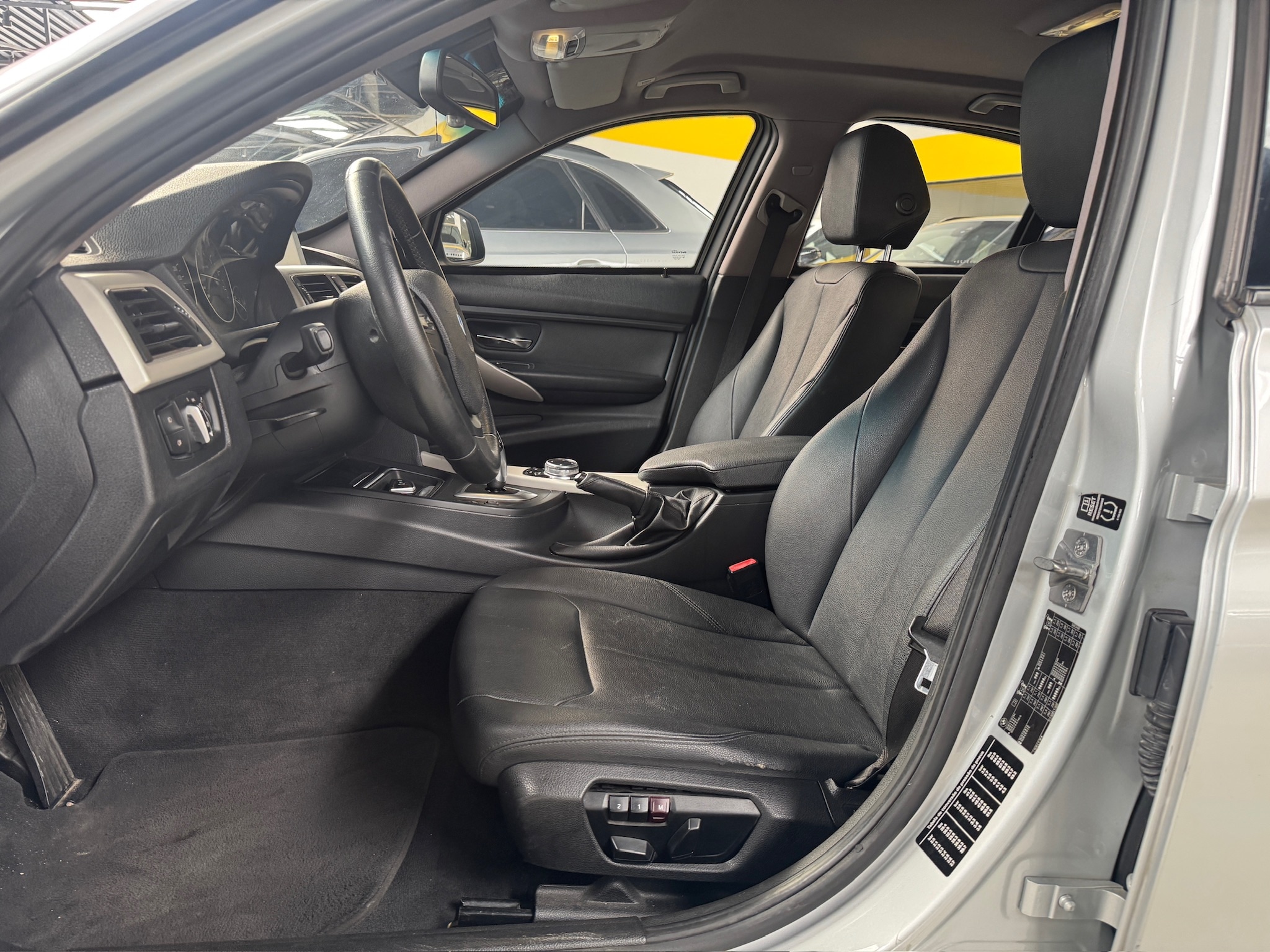 BMW 320i 2.0 GP 16V TURBO ACTIVE FLEX 4P AUTOMÁTICO 2013/2014 - Foto 5