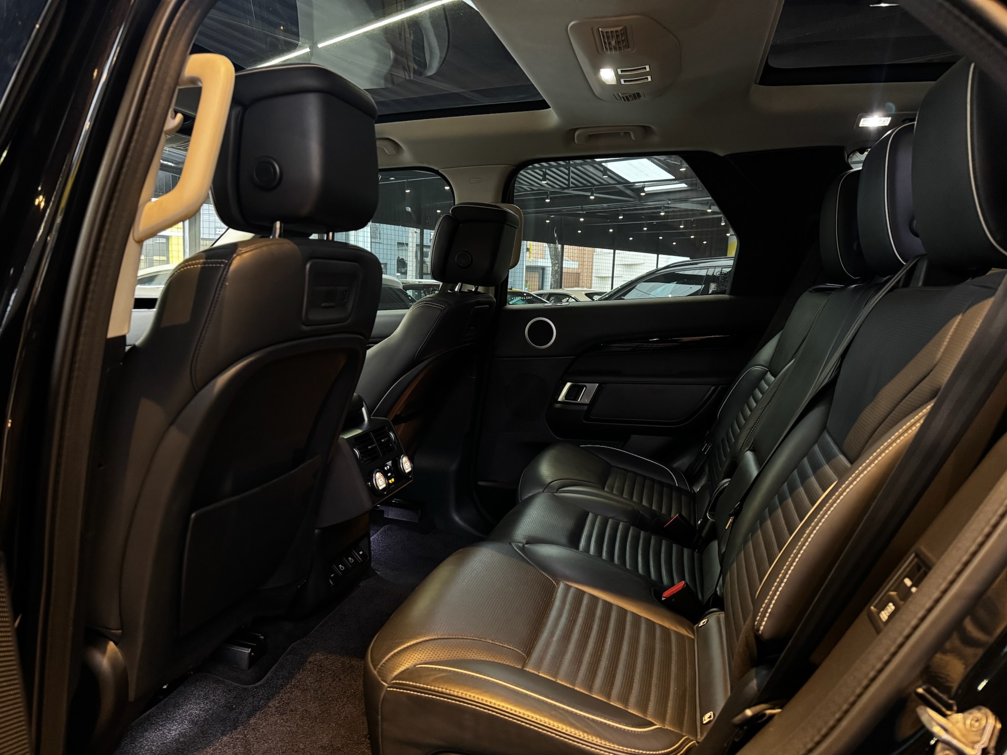 LAND ROVER DISCOVERY 3.0 D300 TURBO DIESEL HSE AUTOMÁTICO 2021/2022 - Foto 6