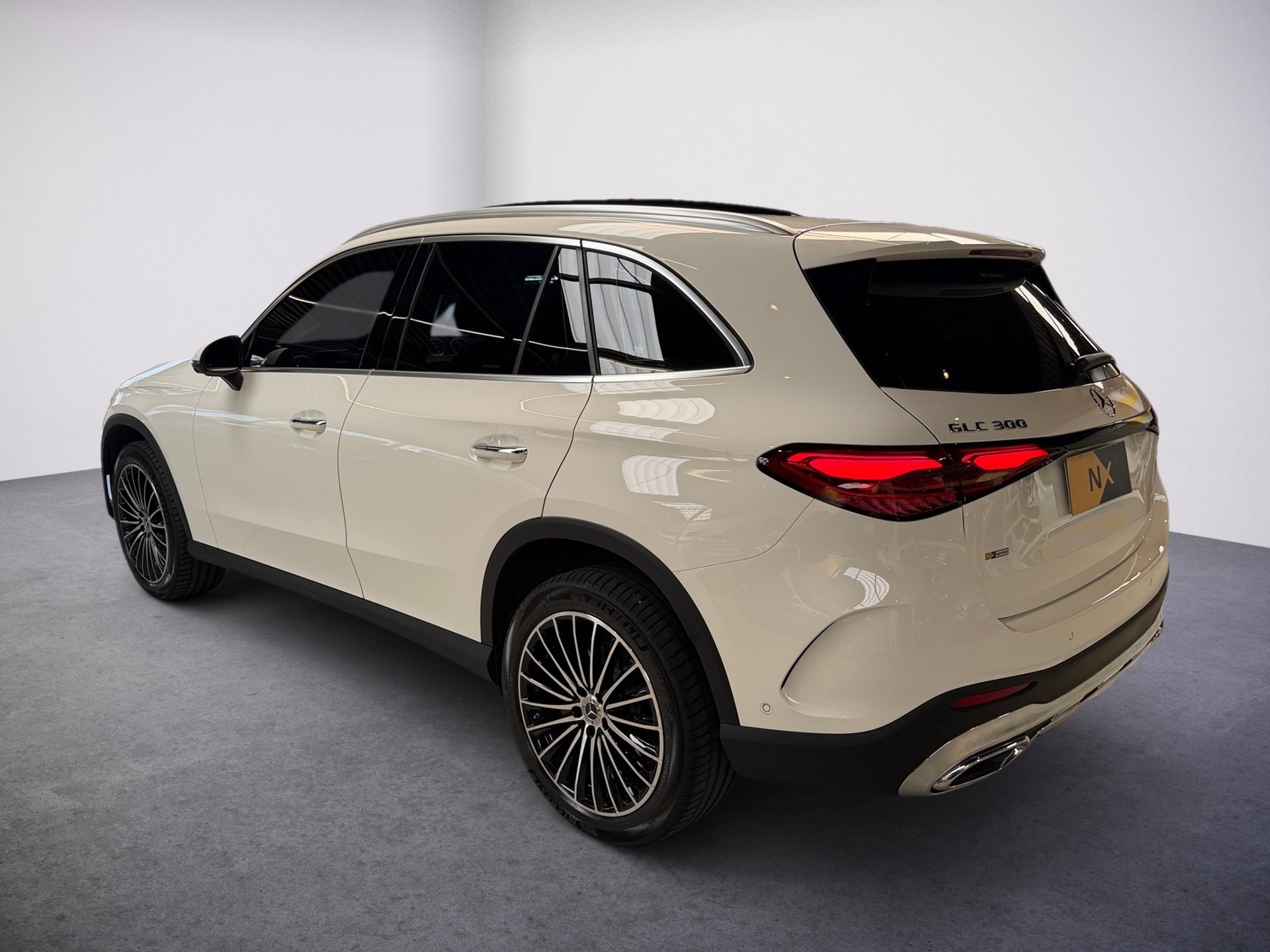 MERCEDES-BENZ GLC 300 2.0 MHEV AMG LINE 4MATIC 9G-TRONIC 2025/2026 - Foto 4