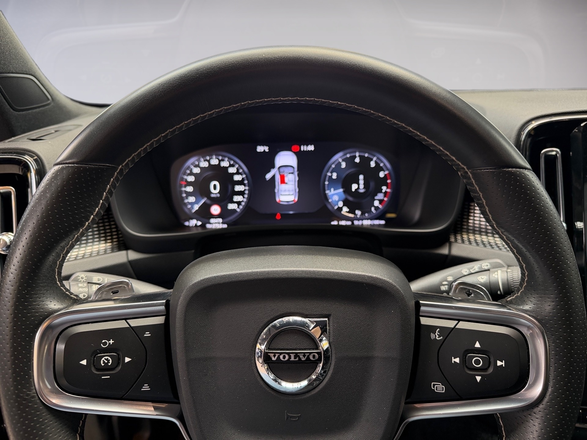 VOLVO XC40 2.0 T5 GASOLINA R-DESIGN AWD GEARTRONIC 2019/2020 - Foto 15