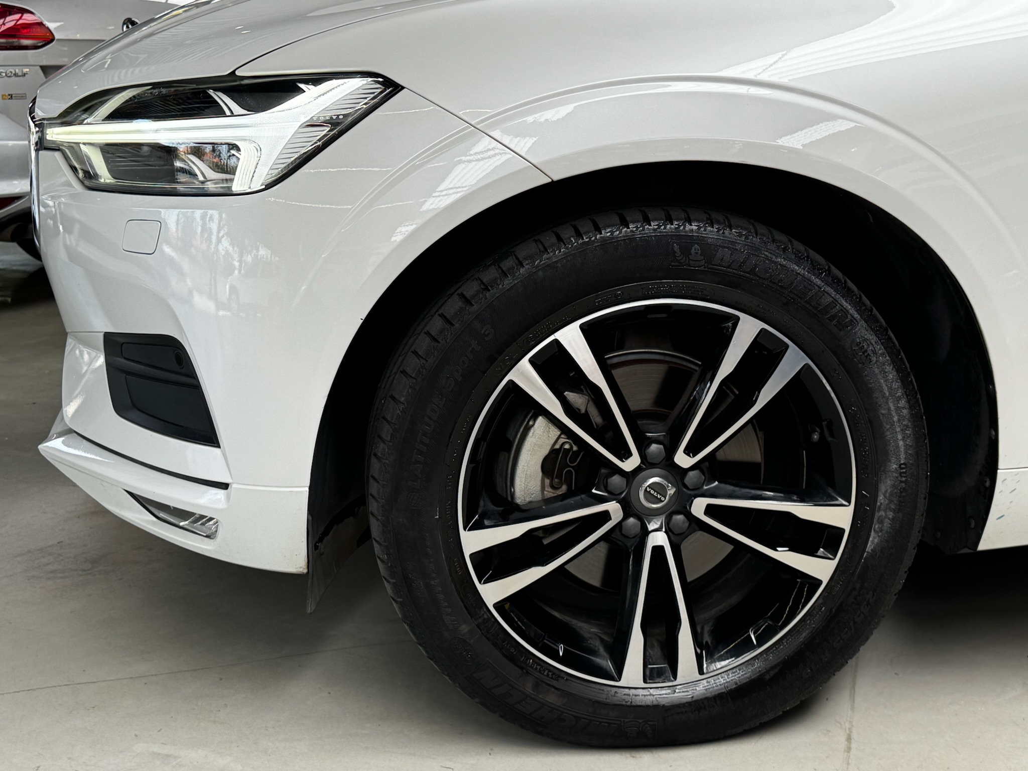 VOLVO XC60 2.0 T5 GASOLINA MOMENTUM AWD GEARTRONIC 2019/2019 - Foto 5