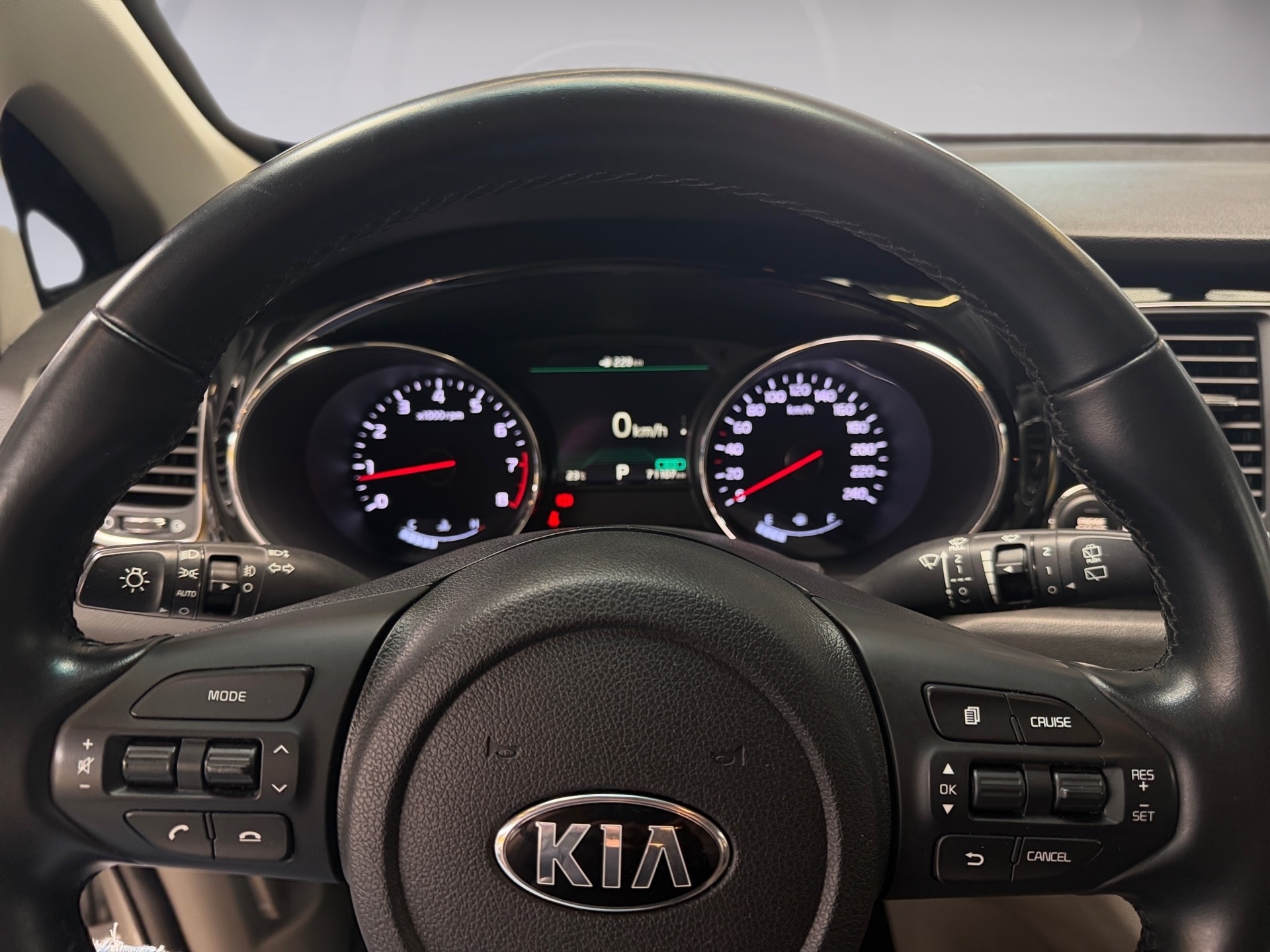 KIA Grand Carnival Grand Carnival EX 3.3 V6 24V 270cv Aut. 2019/2020 - Foto 15