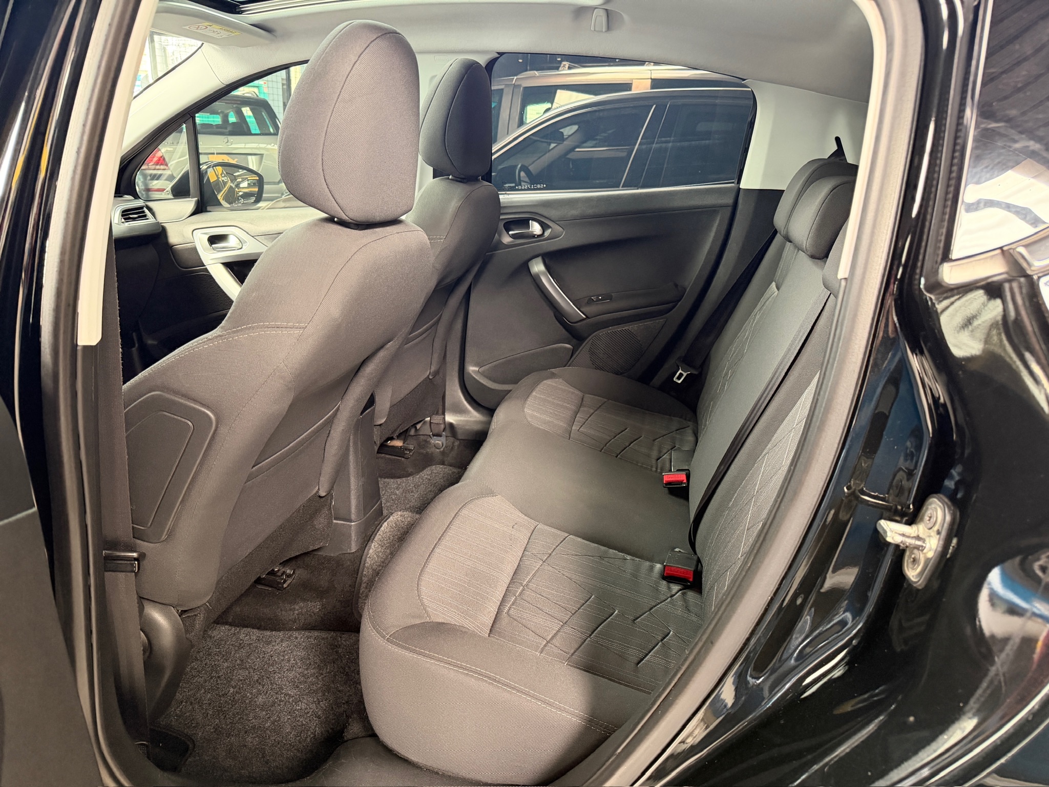 PEUGEOT 208 1.6 GRIFFE 16V FLEX 4P AUTOMÁTICO 2015/2016 - Foto 8