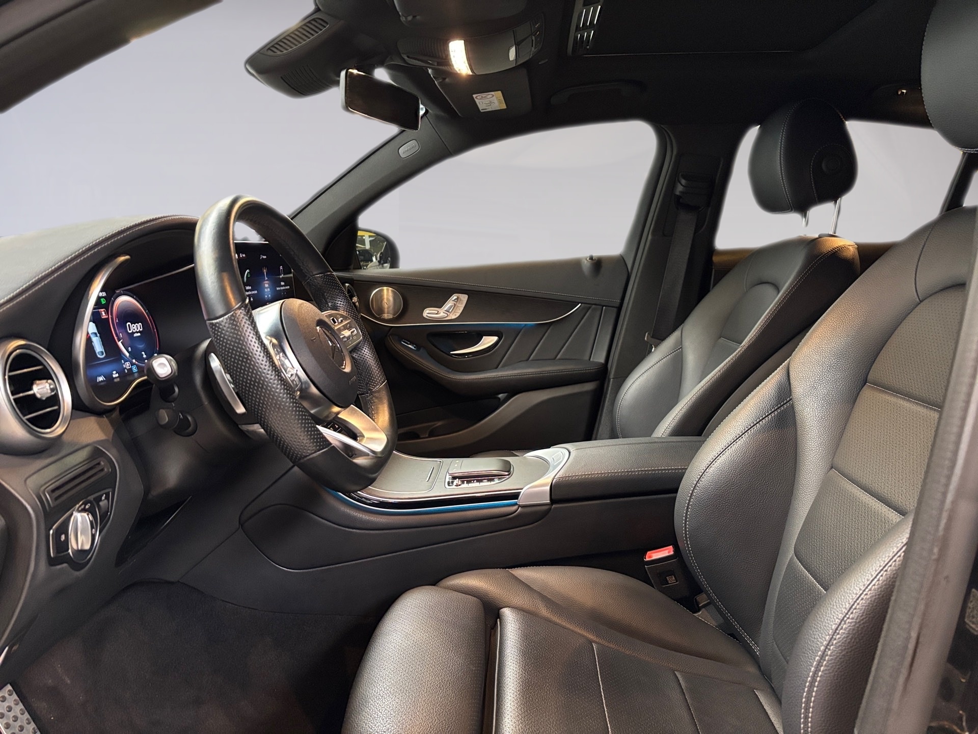 MERCEDES-BENZ GLC 300 2.0 CGI GASOLINA COUPÉ AMG LINE 4MATIC 9G-TRONIC 2023/2023 - Foto 16