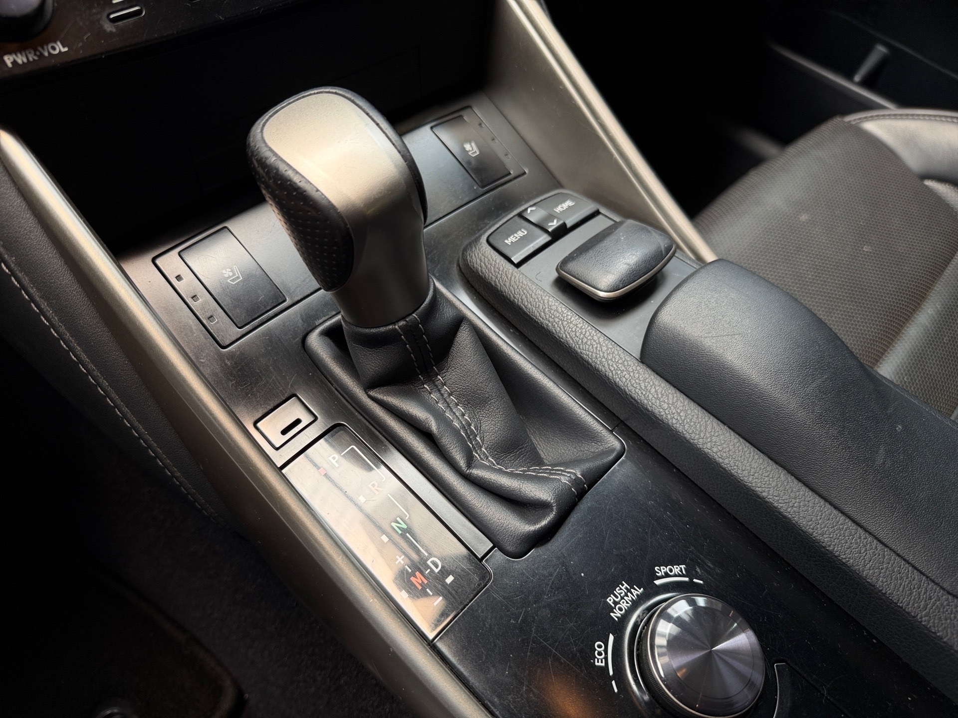 LEXUS IS250 F-SPORT 2.5 V6 24V GASOLINA 4P AUTOMÁTICO 2013/2014 - Foto 8