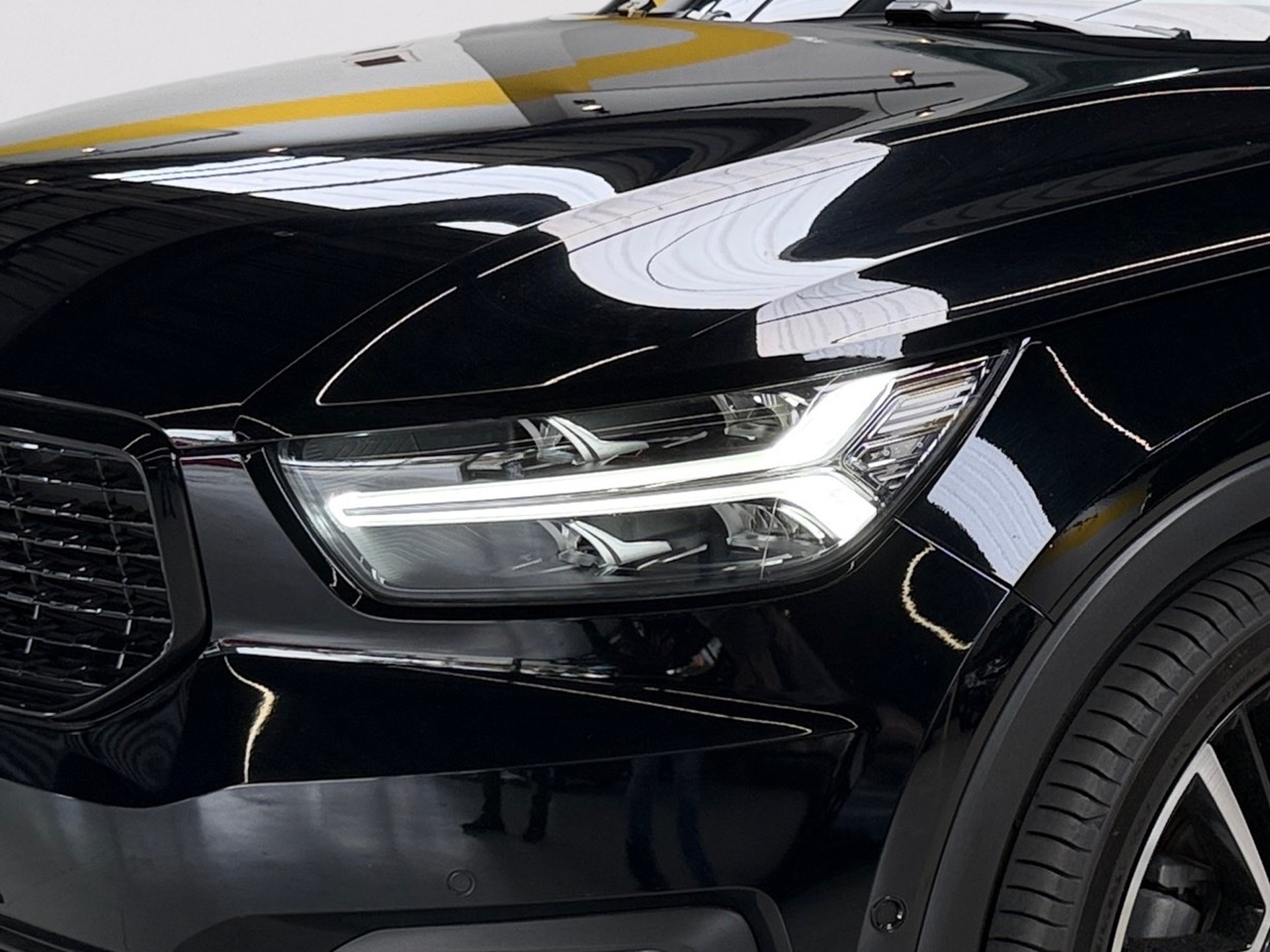 VOLVO XC40 2.0 T5 GASOLINA R-DESIGN AWD GEARTRONIC 2019/2020 - Foto 17