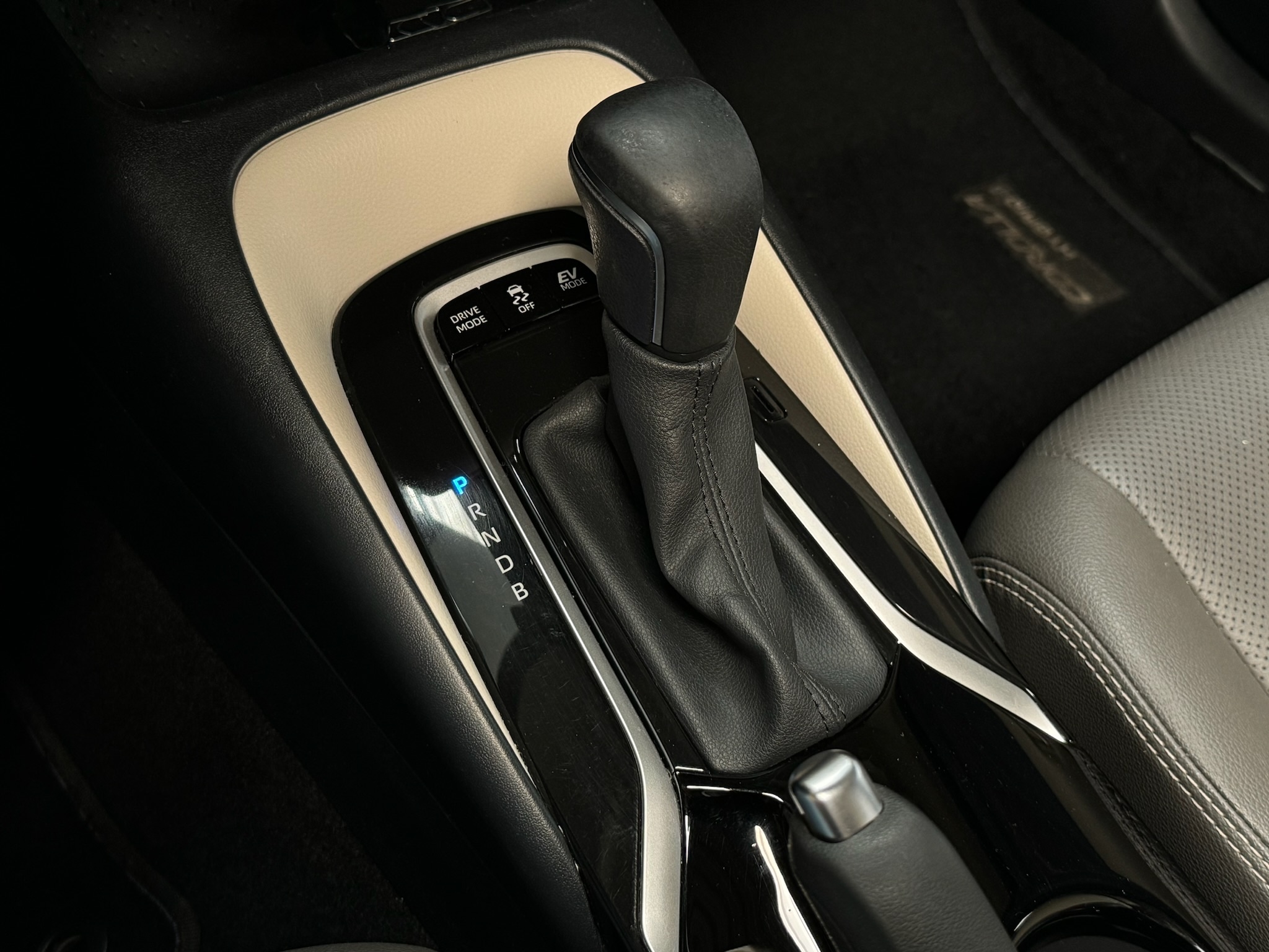 TOYOTA Corolla 1.8 VVT-I HYBRID FLEX ALTIS PREMIUM CVT 2021/2022 - Foto 8