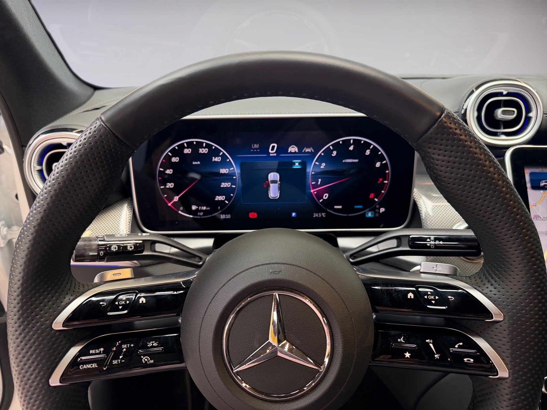 MERCEDES-BENZ GLC 300 2.0 MHEV AMG LINE 4MATIC 9G-TRONIC 2025/2026 - Foto 15