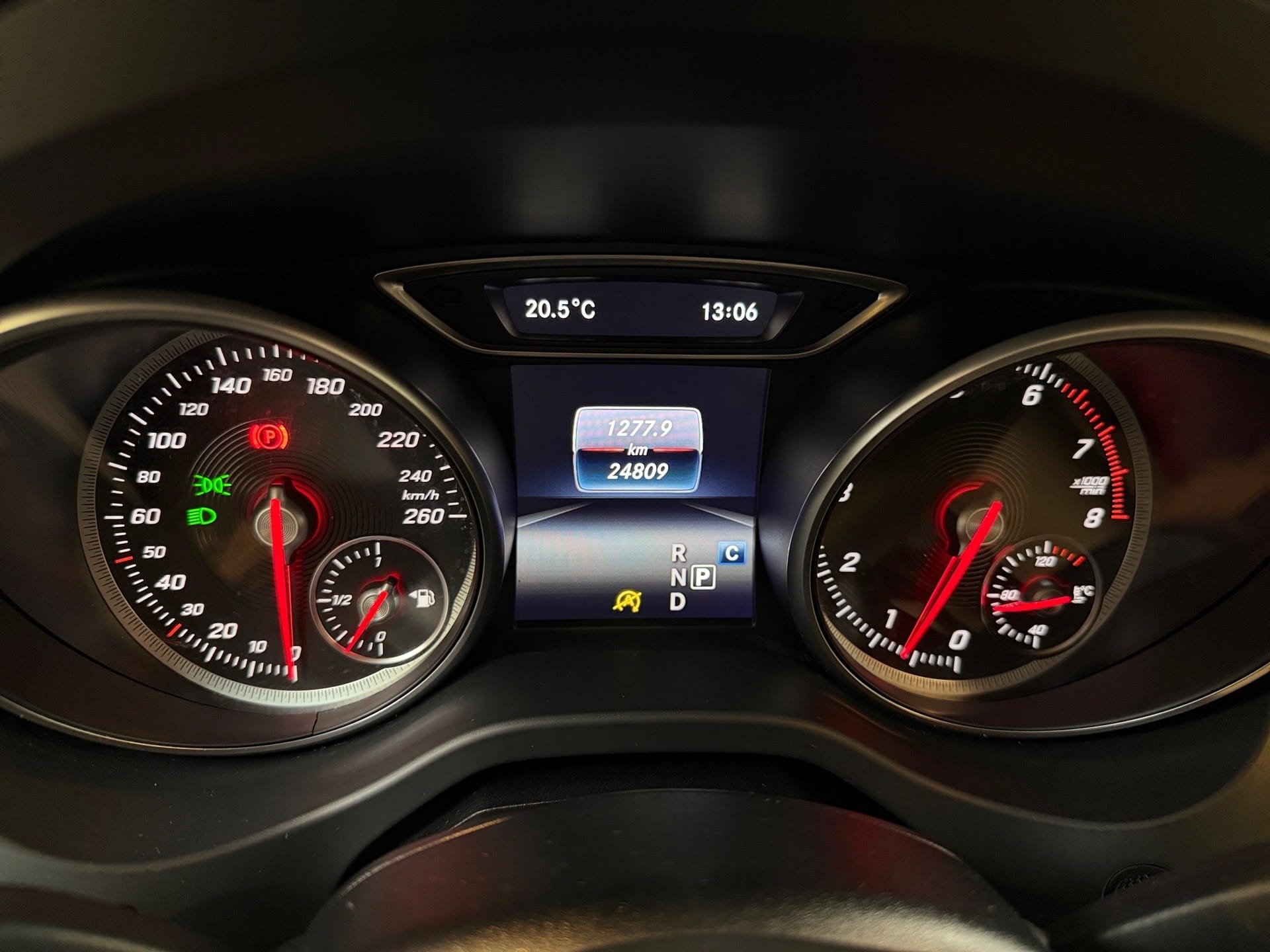 MERCEDES-BENZ GLA 200 1.6 CGI FLEX STYLE 7G-DCT 2019/2020 - Foto 8