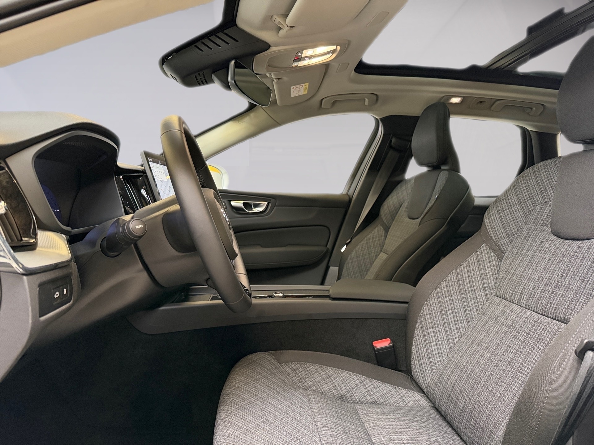 VOLVO XC60 2.0 T8 PHEV PLUS AWD GEARTRONIC 2025/2026 - Foto 9