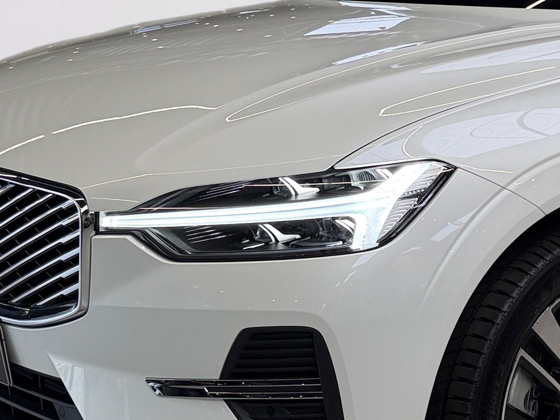 VOLVO XC60 2.0 T8 PHEV PLUS AWD GEARTRONIC 2025/2026 - Foto 6